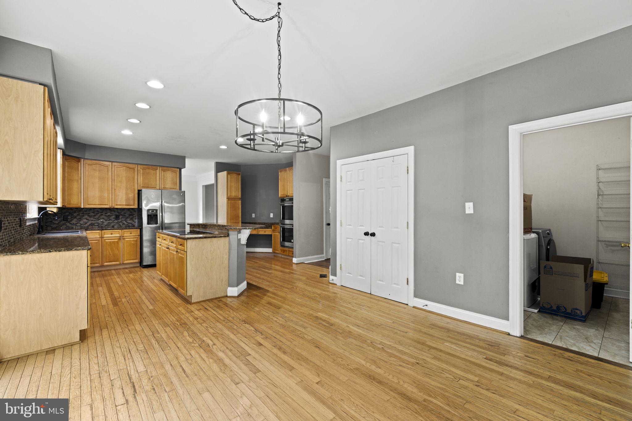 MEADOW BROOK - Residential