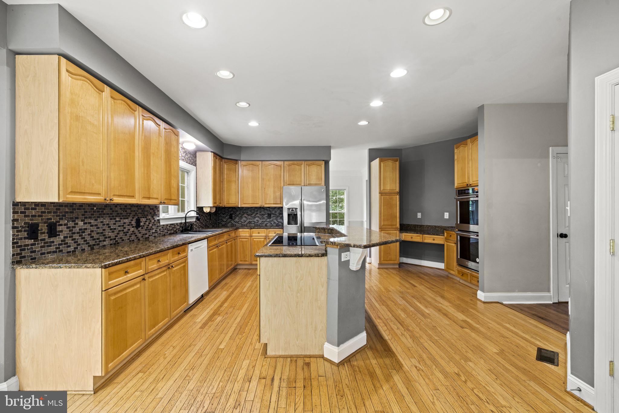 MEADOW BROOK - Residential