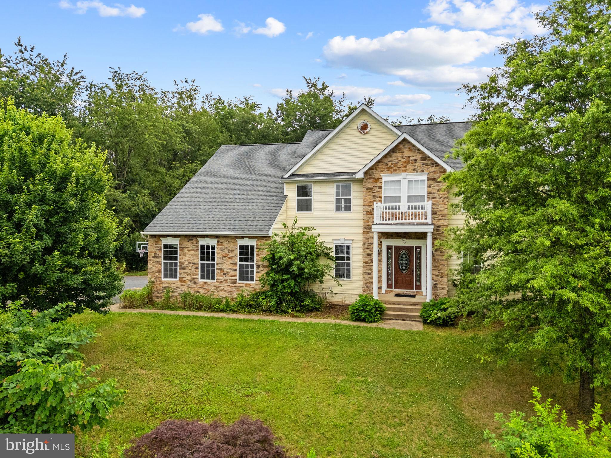 MEADOW BROOK - Residential