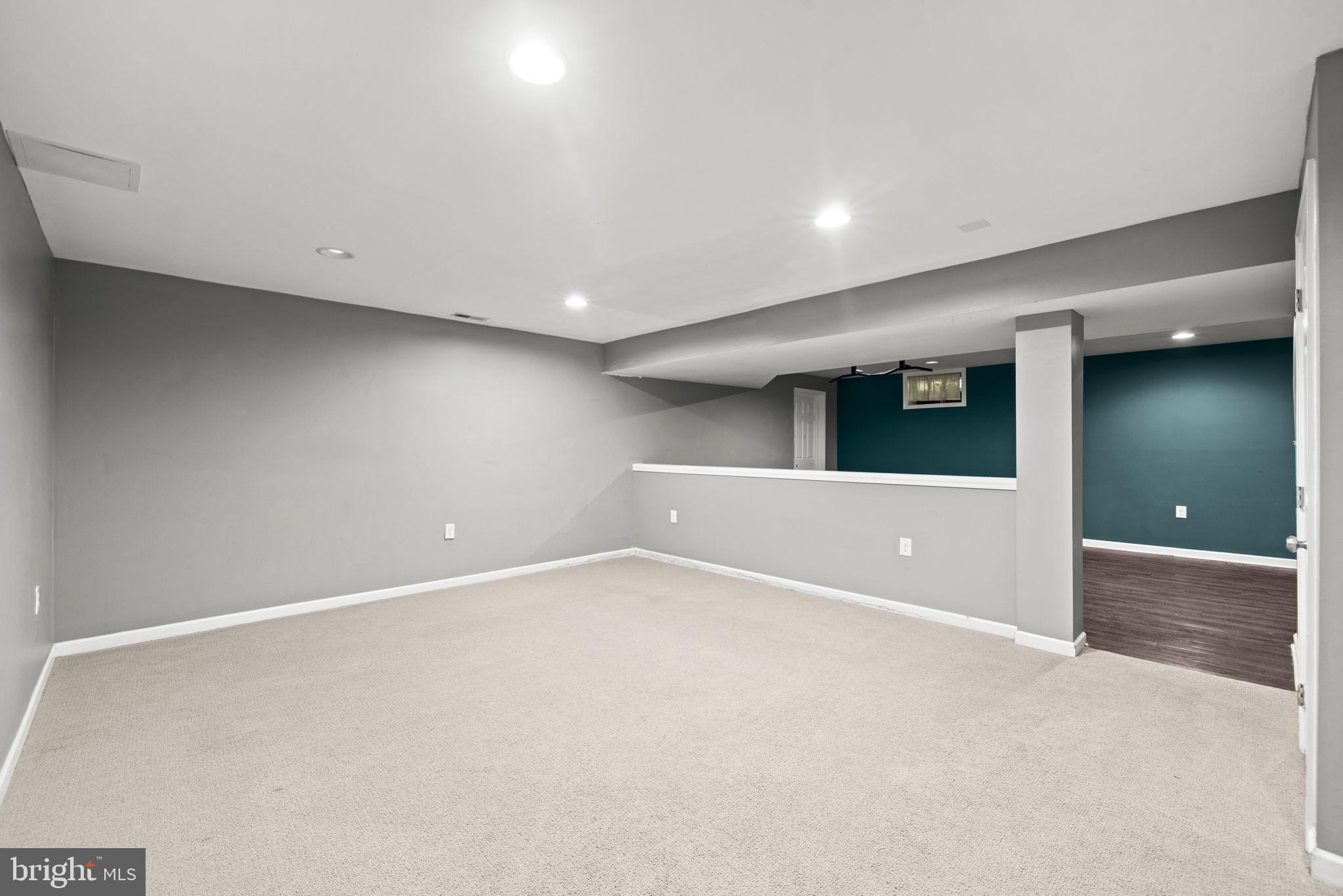 MEADOW BROOK - Residential