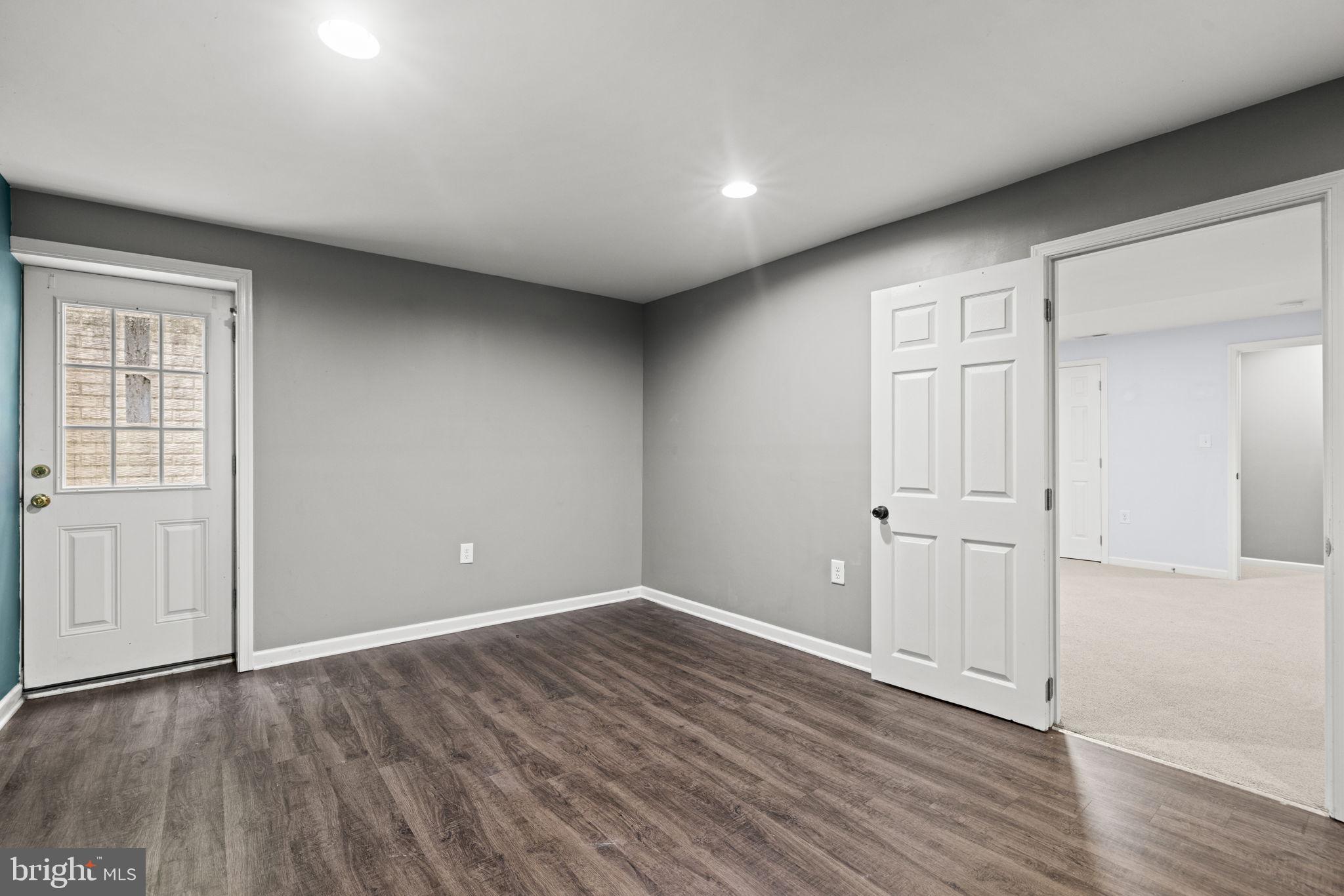 MEADOW BROOK - Residential
