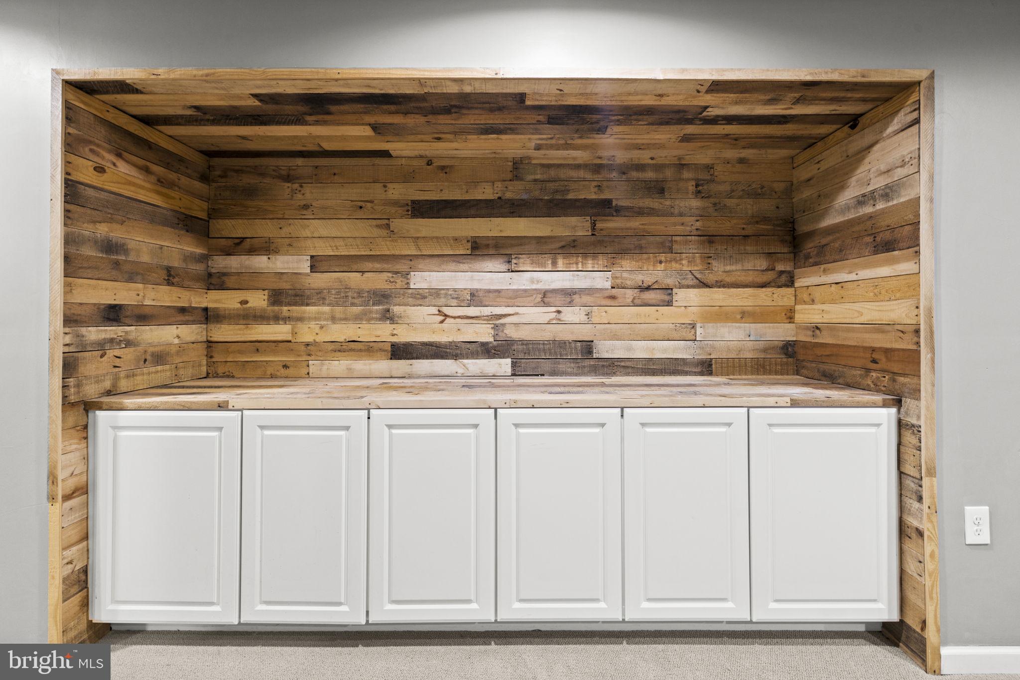 MEADOW BROOK - Residential