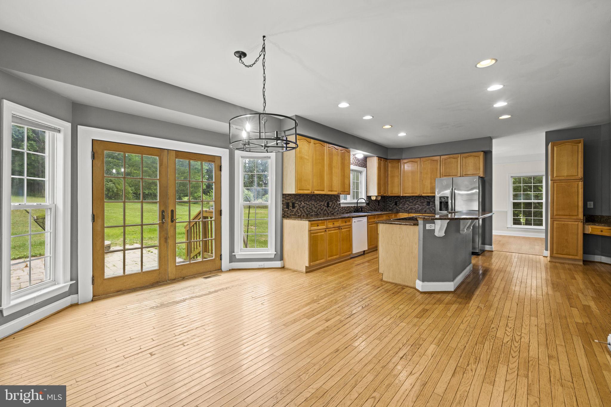 MEADOW BROOK - Residential