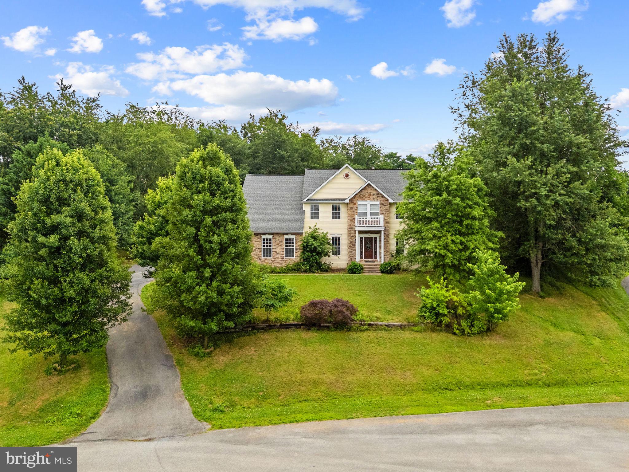 MEADOW BROOK - Residential