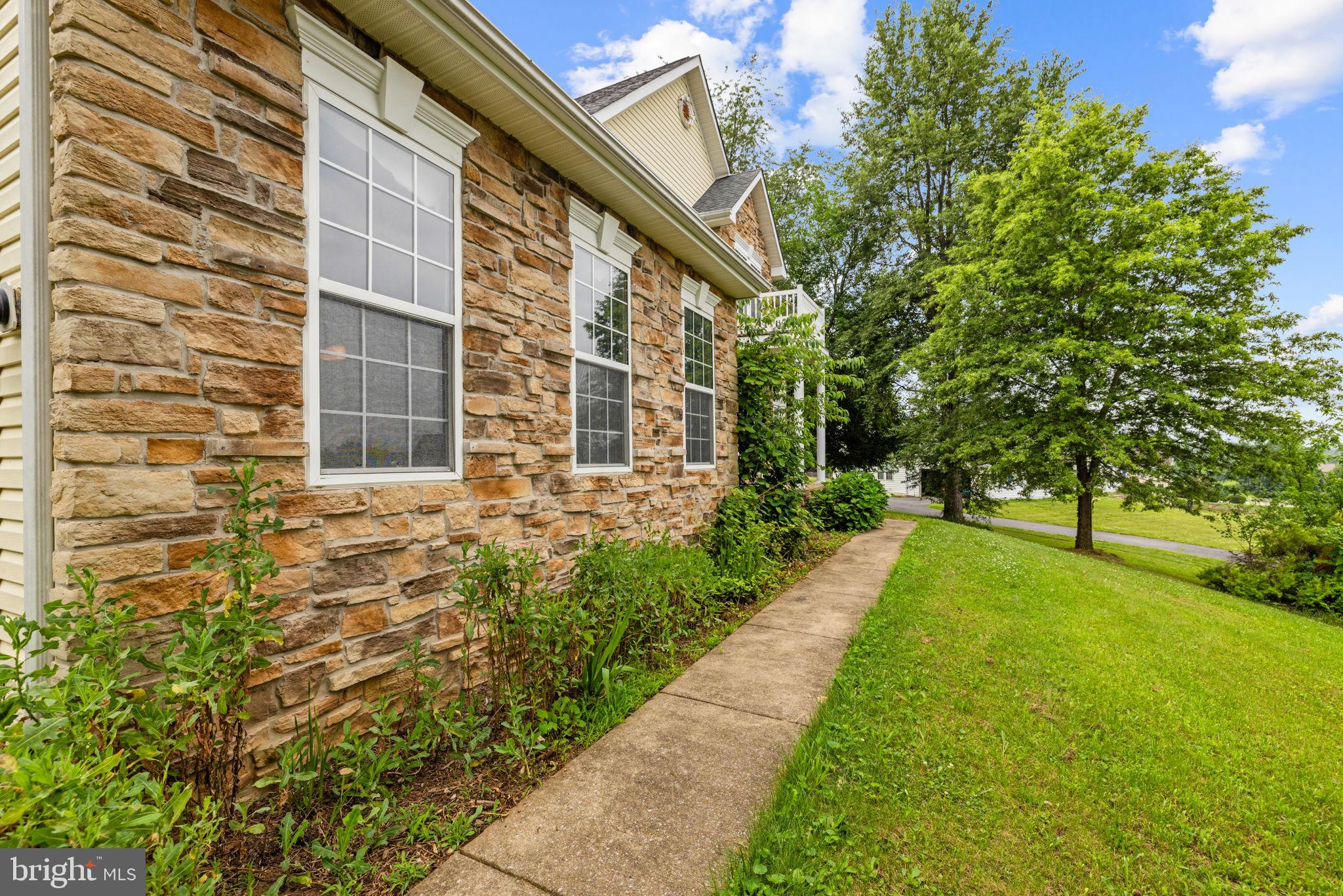 MEADOW BROOK - Residential