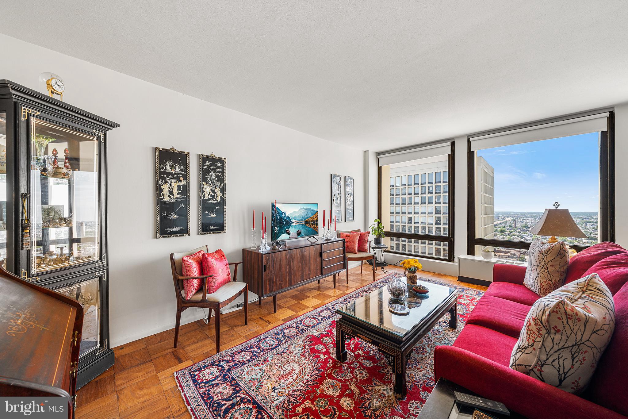 SOCIETY HILL - Residential