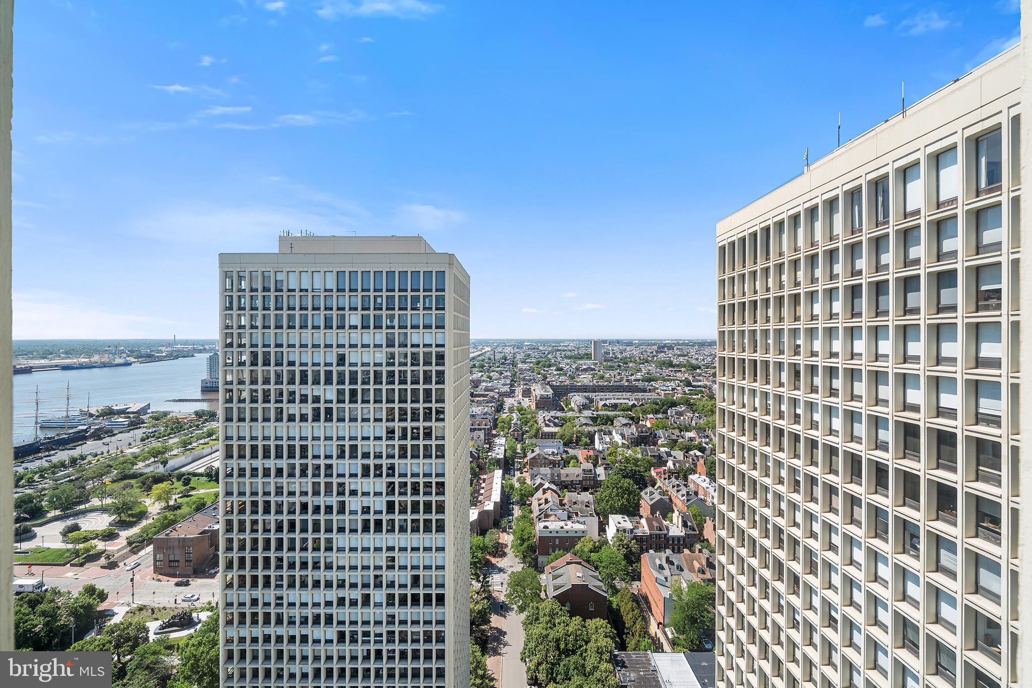 SOCIETY HILL - Residential