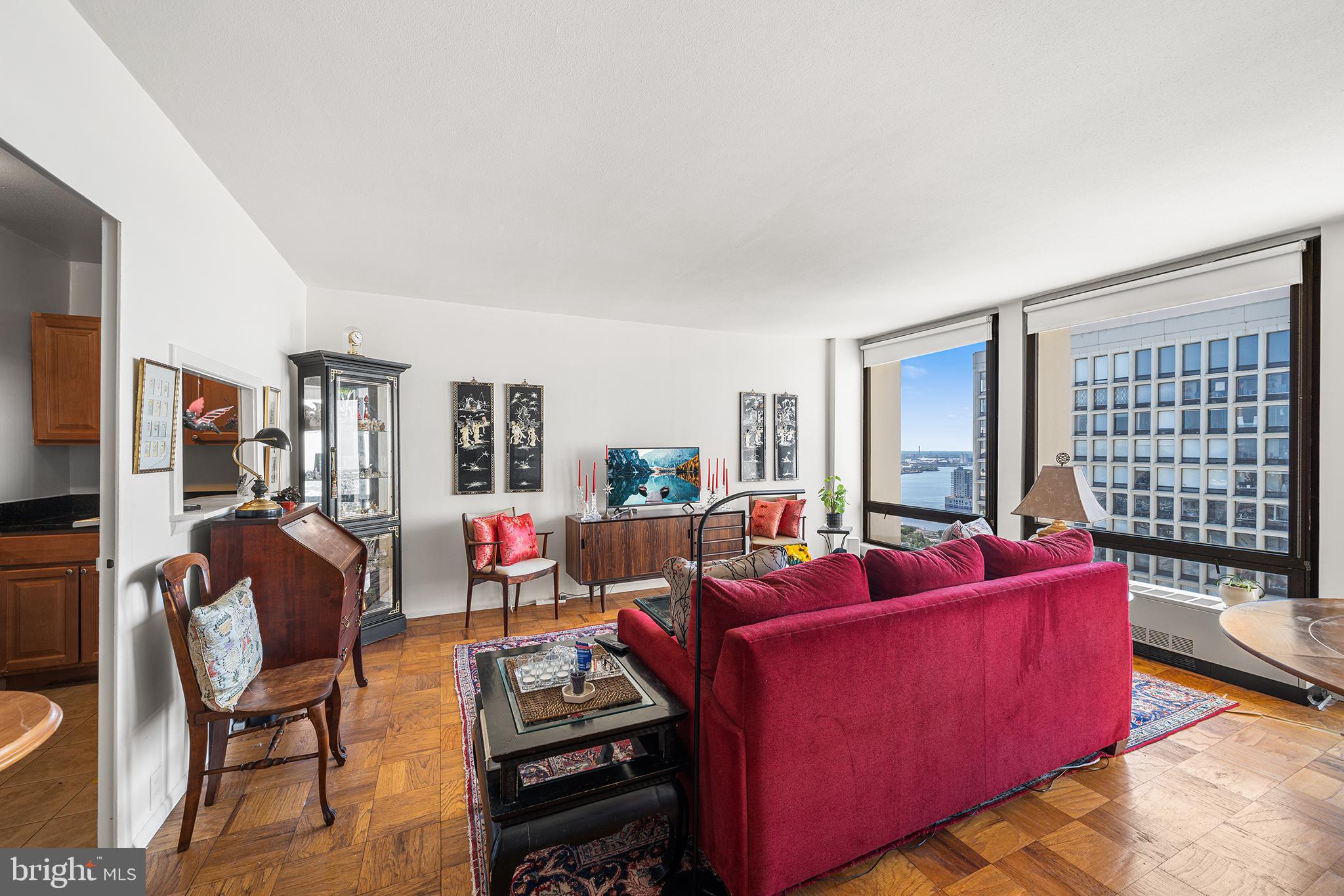SOCIETY HILL - Residential
