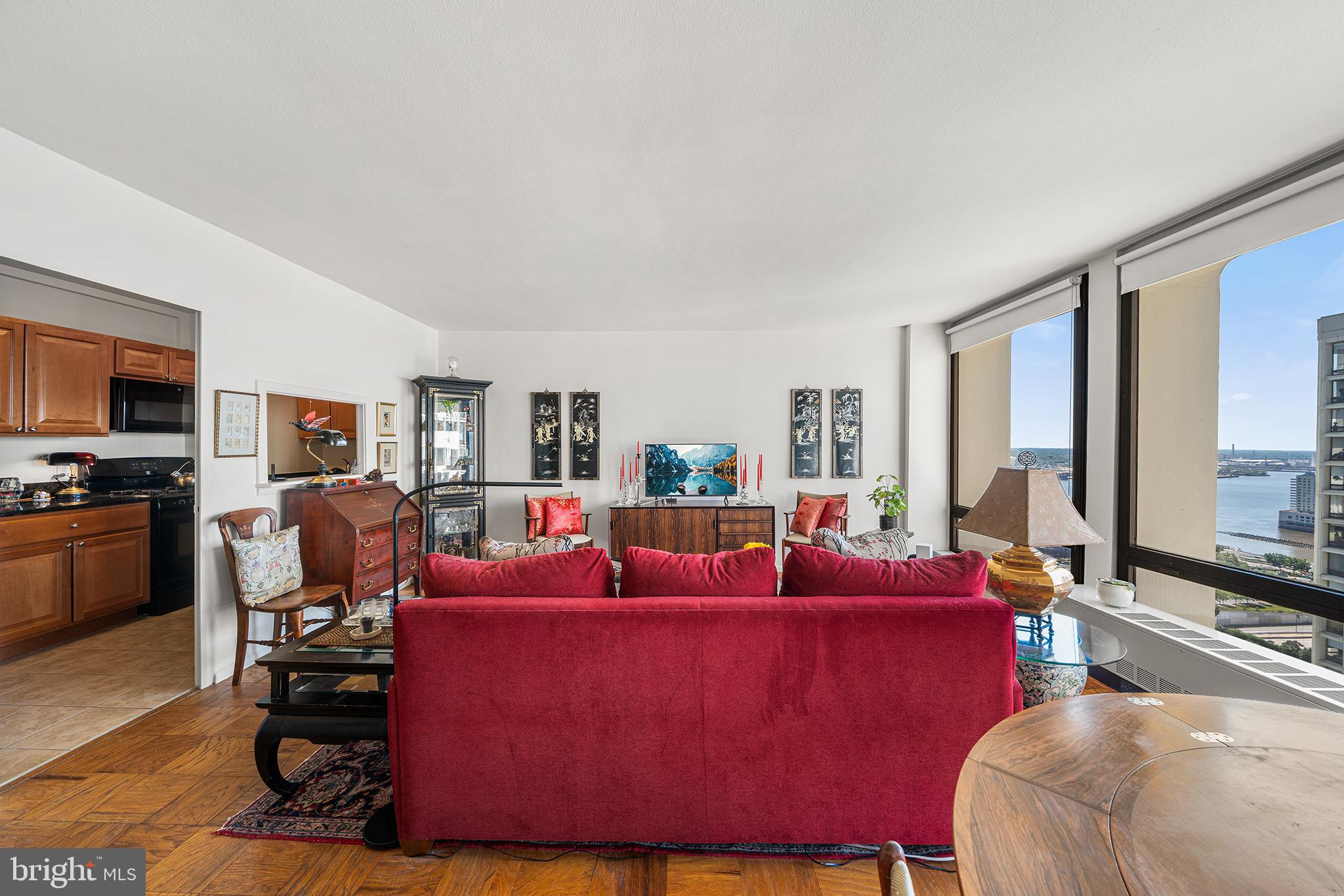 SOCIETY HILL - Residential