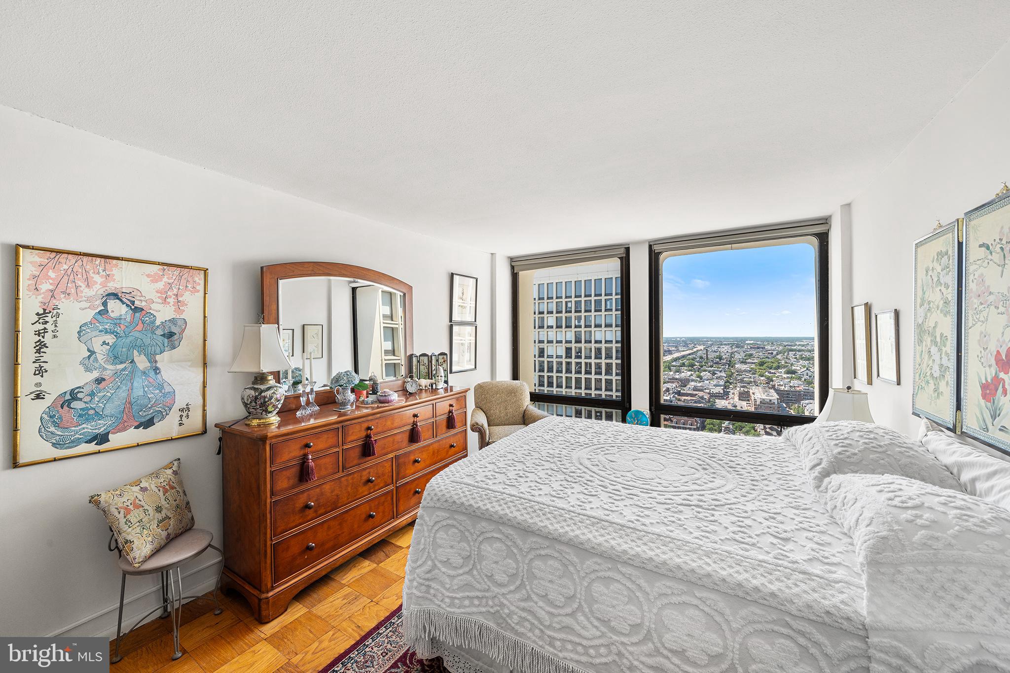 SOCIETY HILL - Residential