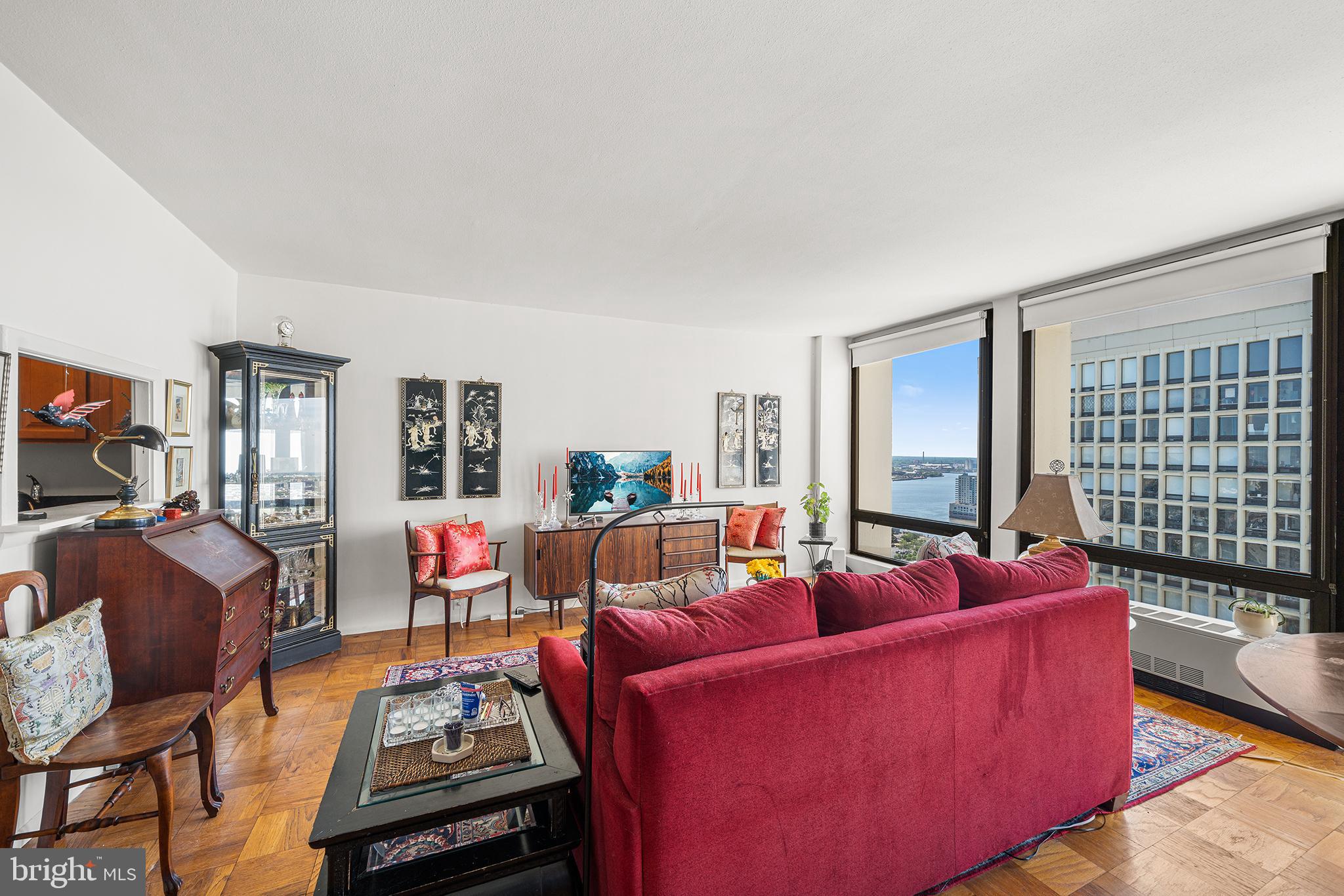 SOCIETY HILL - Residential