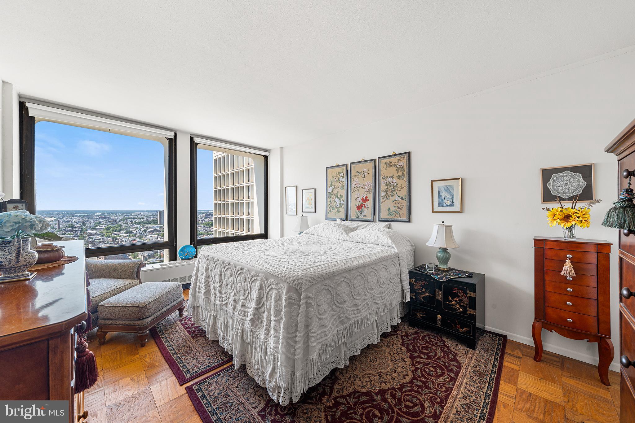 SOCIETY HILL - Residential