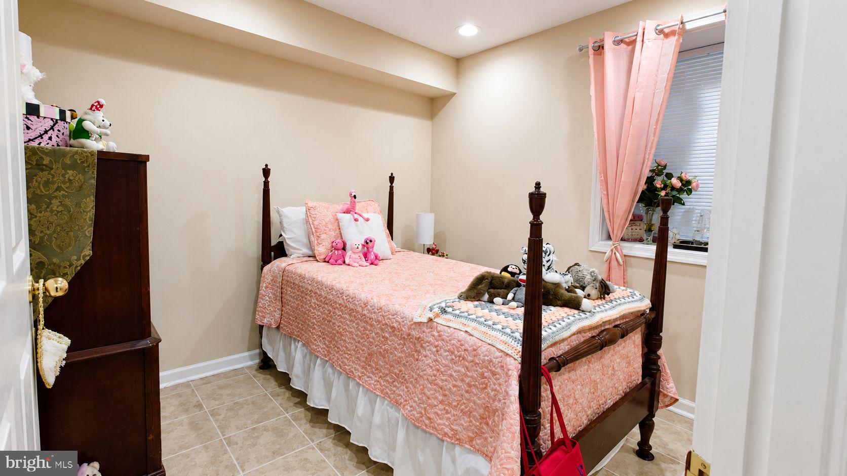 BIRCHWOOD - Residential
