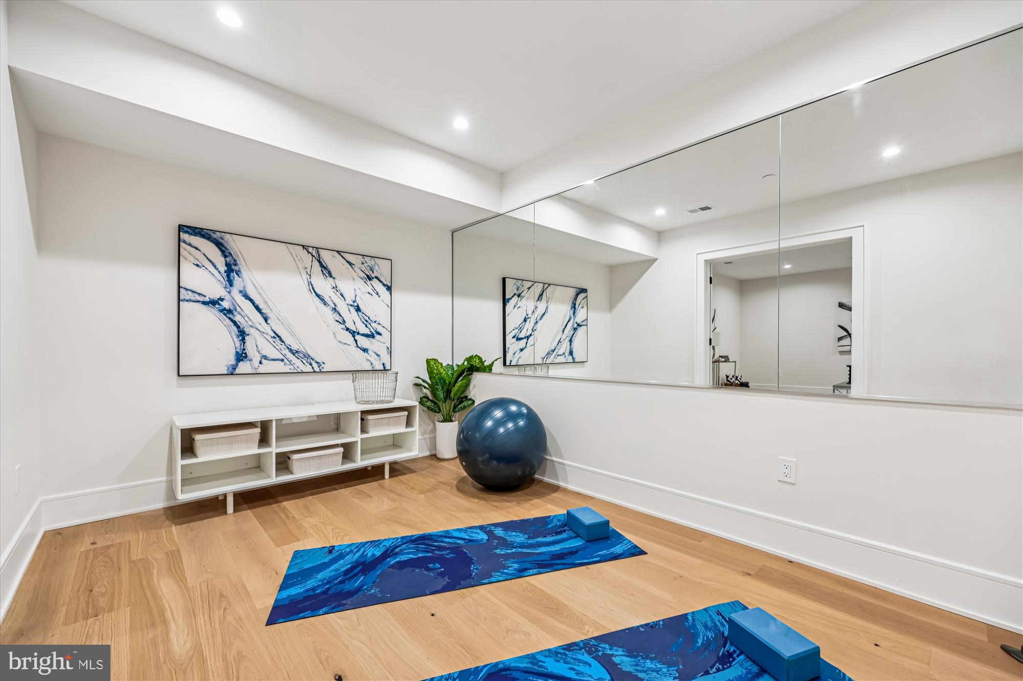 DUNLOP HILLS - Residential