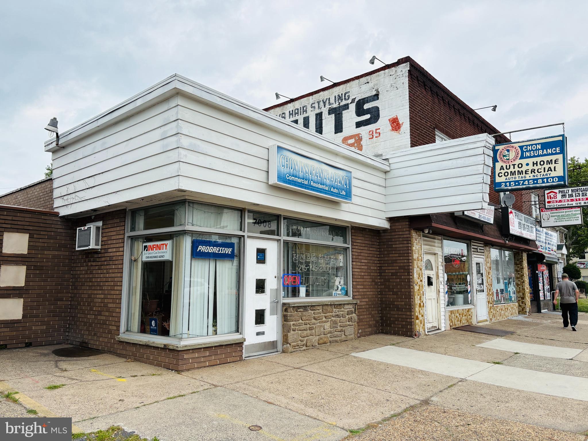 CASTOR GARDENS - Commercial Sale