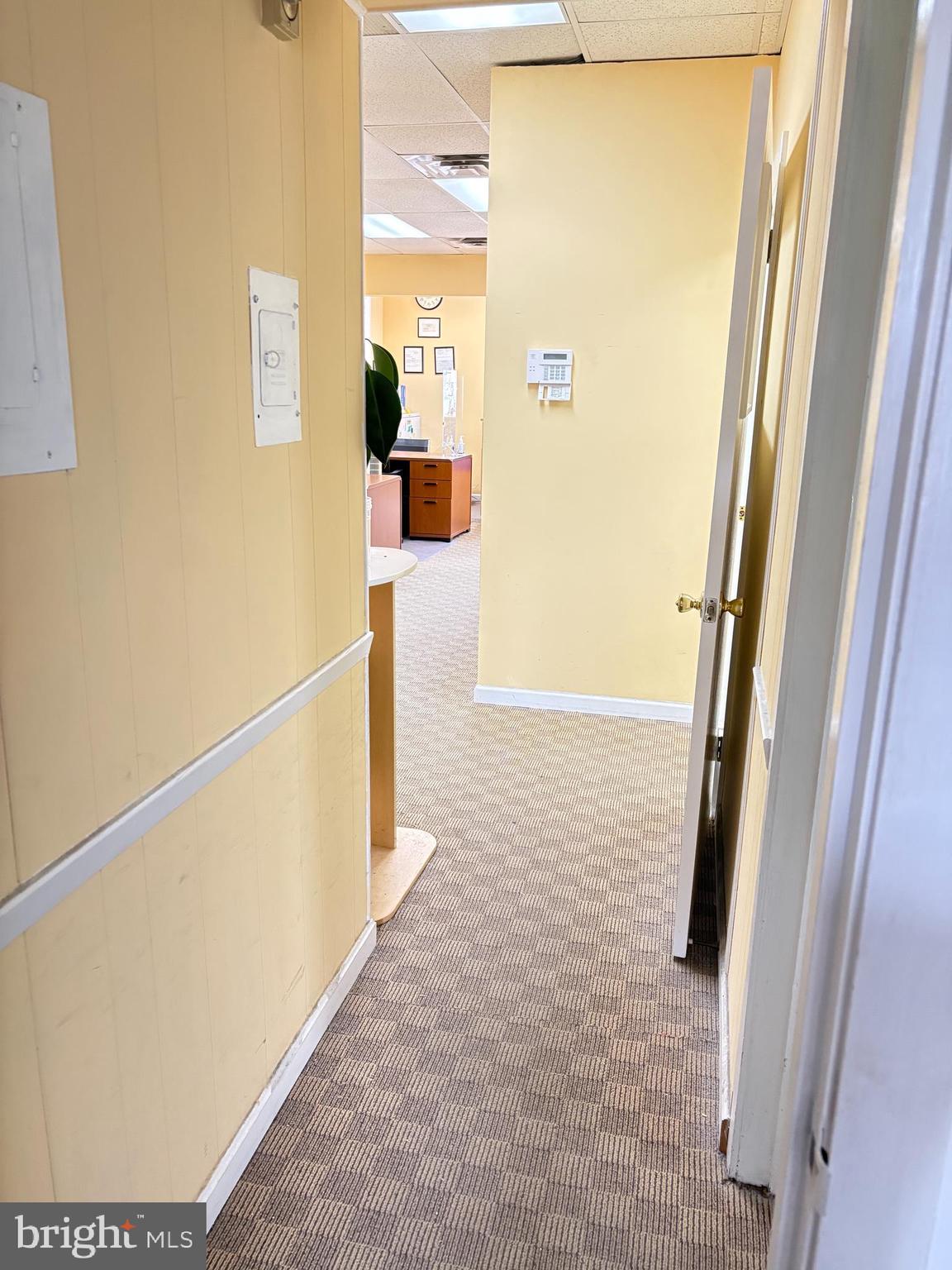 CASTOR GARDENS - Commercial Sale
