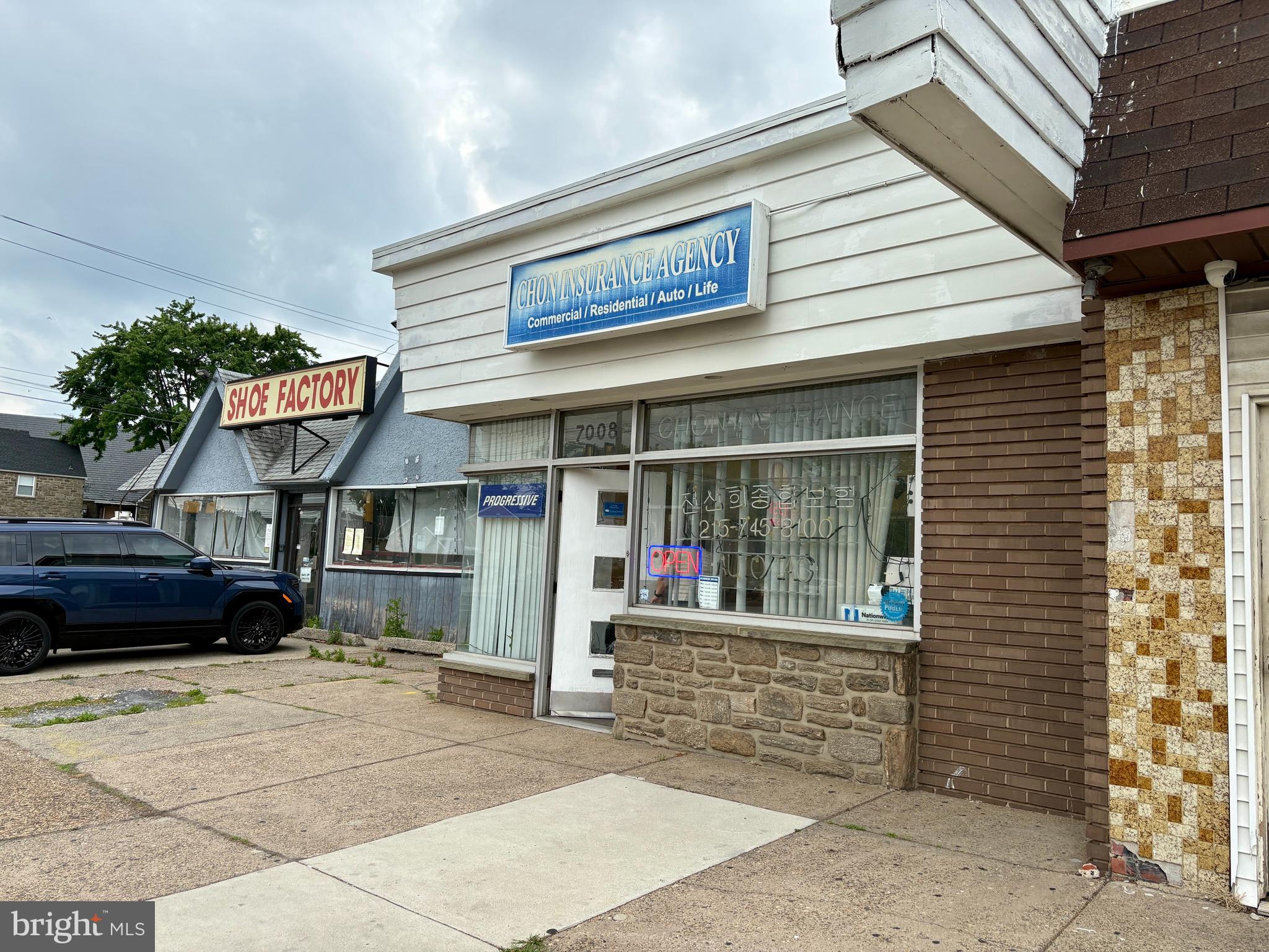 CASTOR GARDENS - Commercial Sale