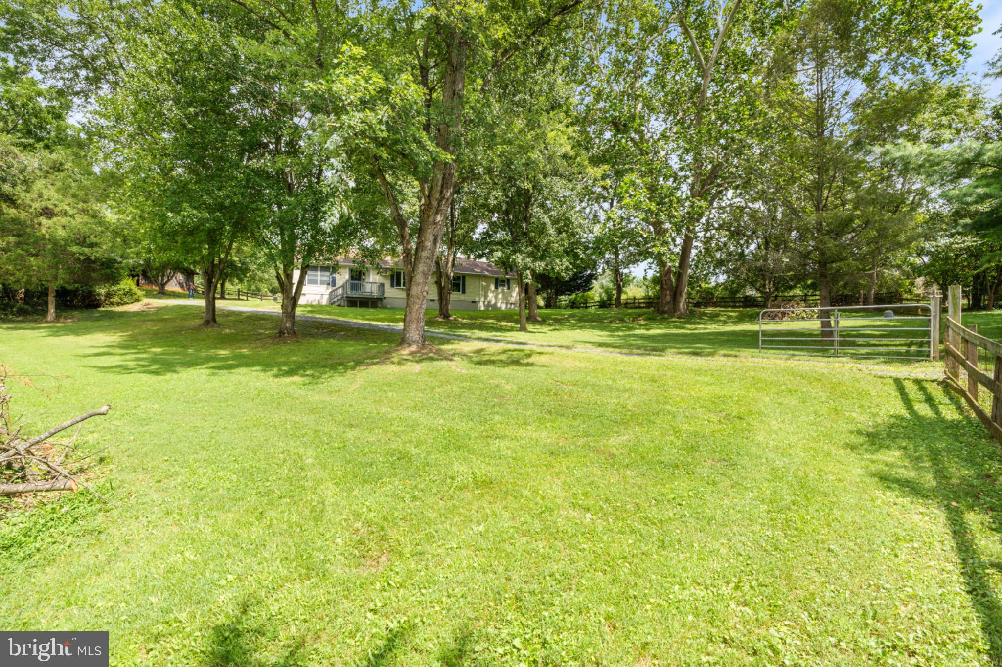 LEISURE ACRES - Residential