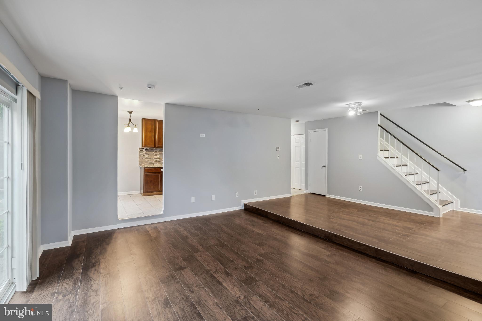 GLENSFORD CONDO - Residential