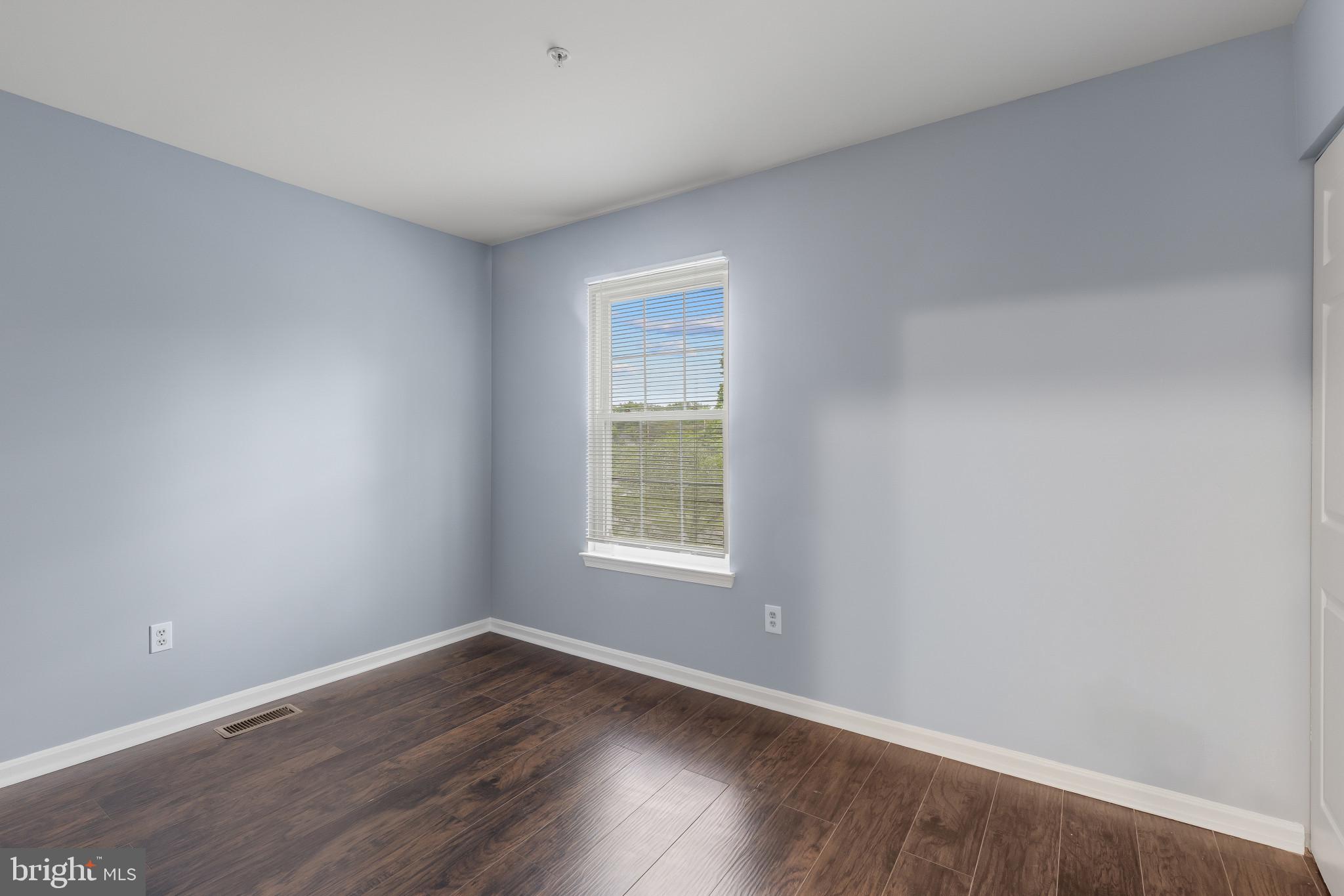 GLENSFORD CONDO - Residential