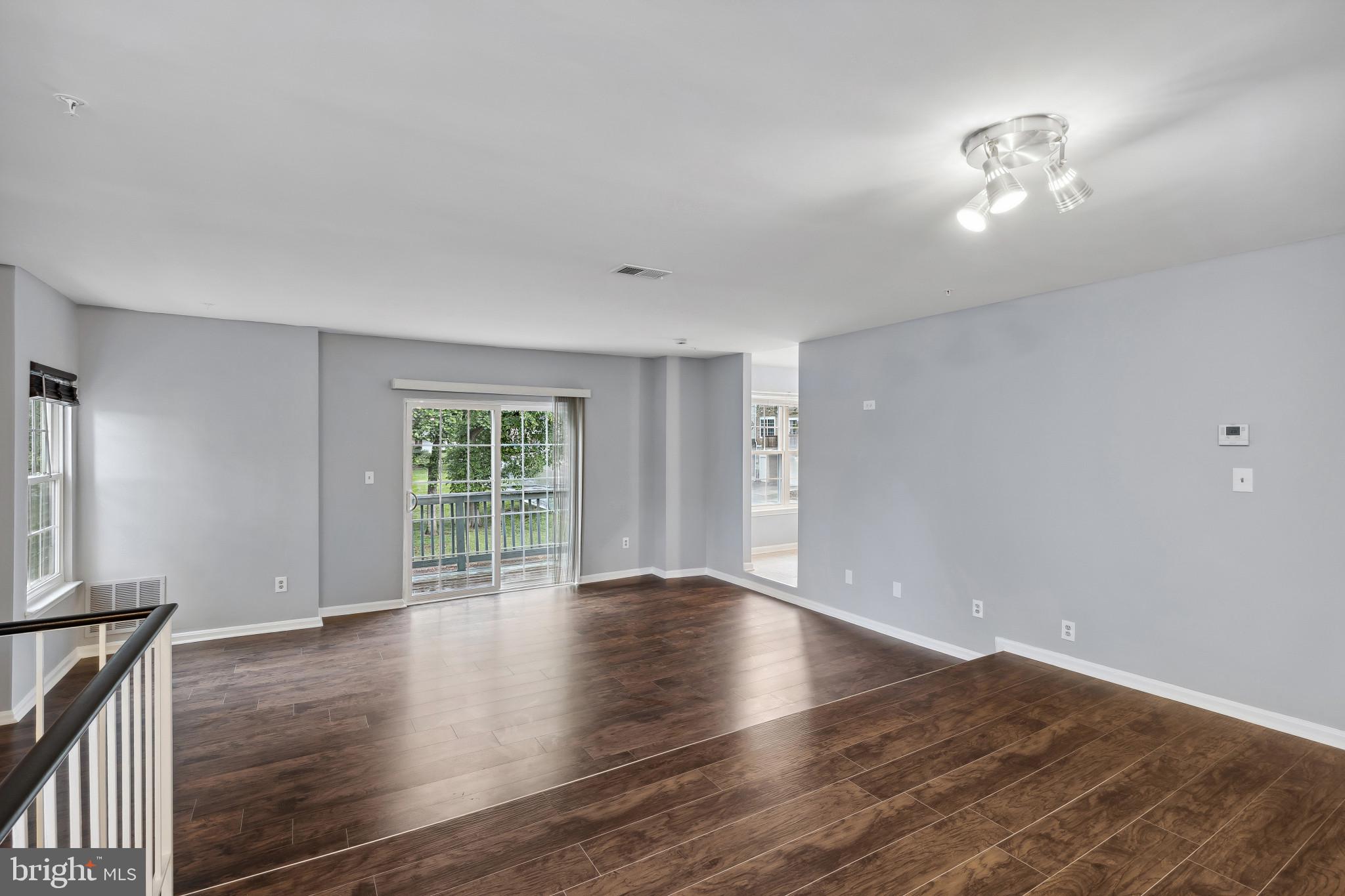 GLENSFORD CONDO - Residential