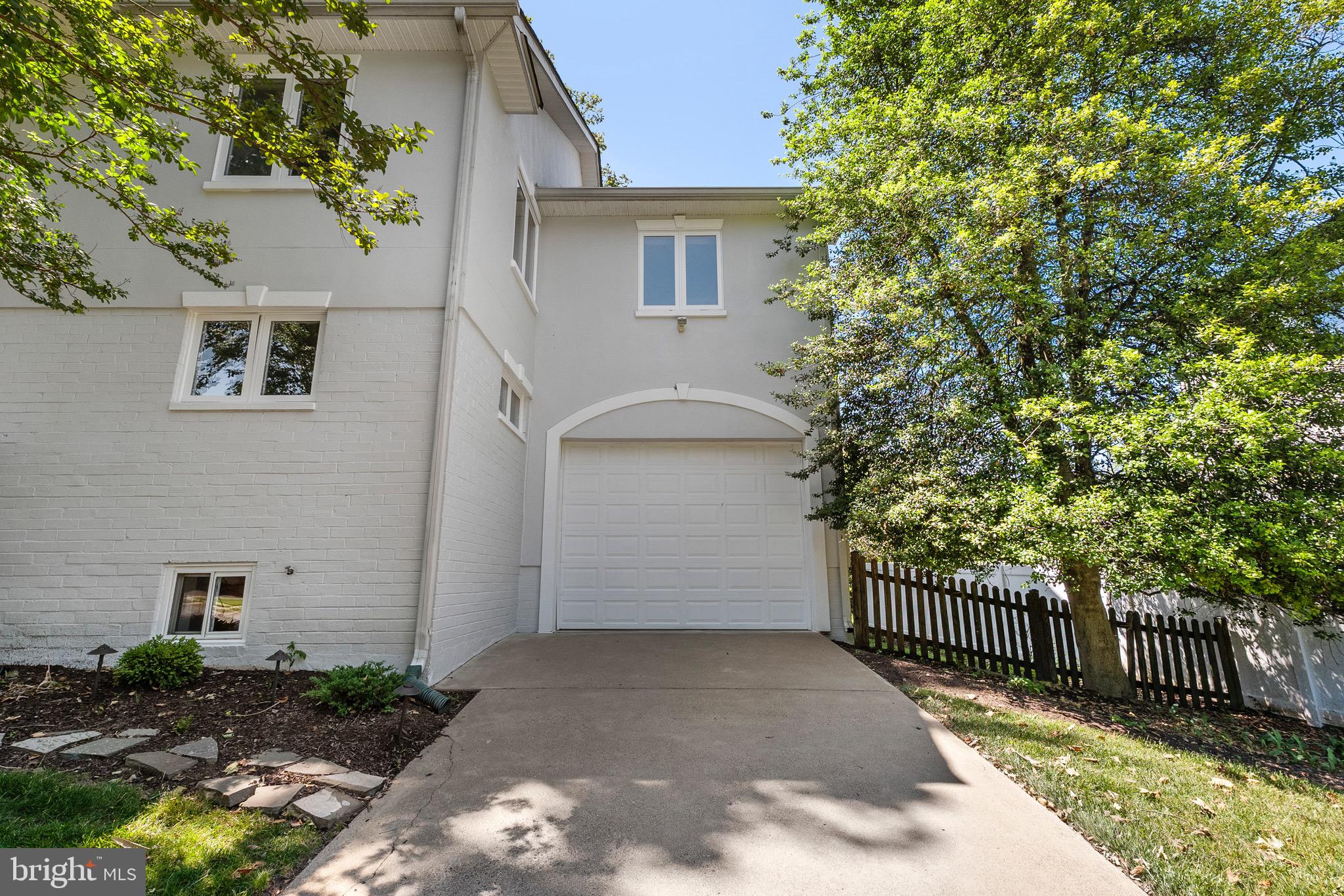 STONELEIGH - Residential