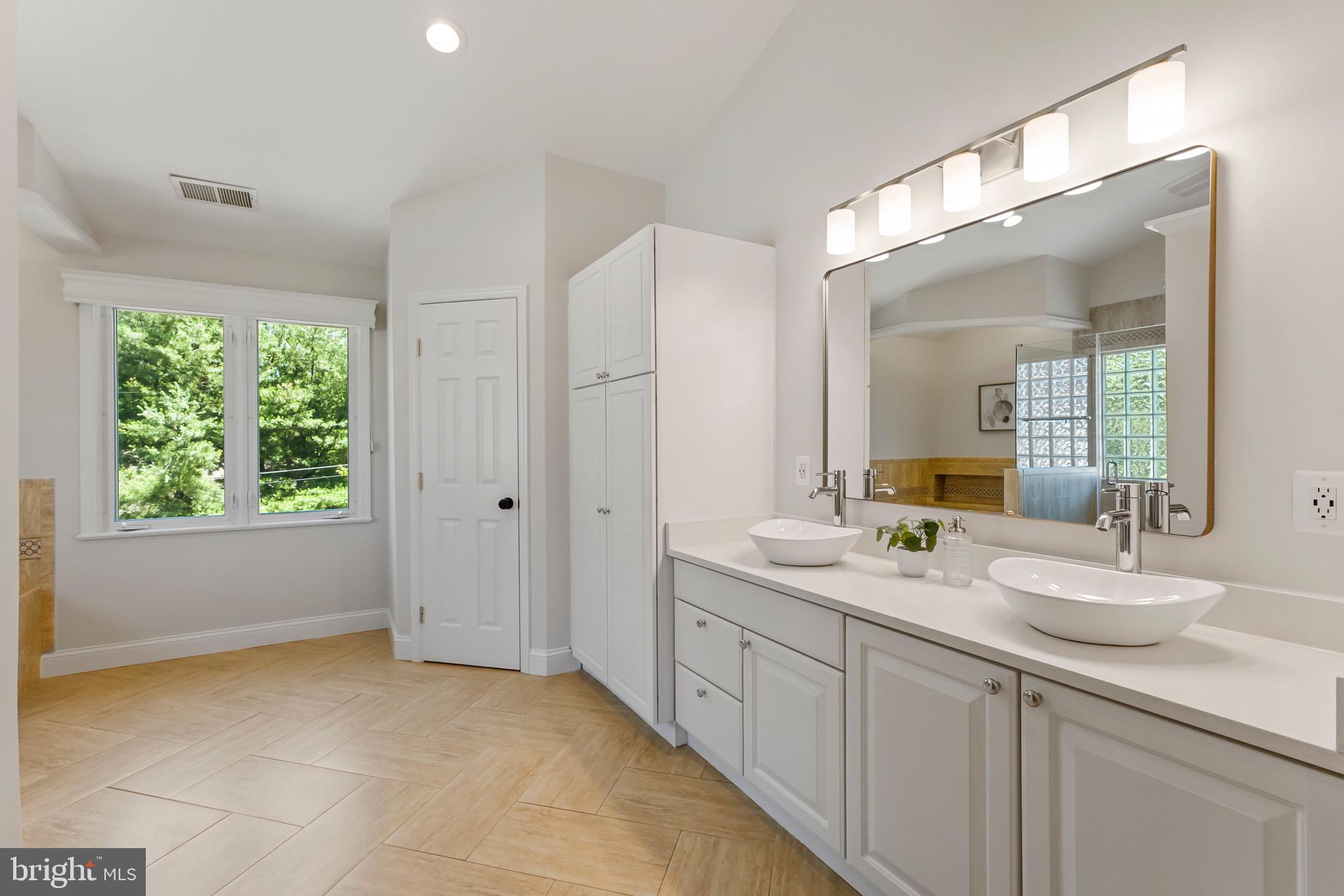 STONELEIGH - Residential