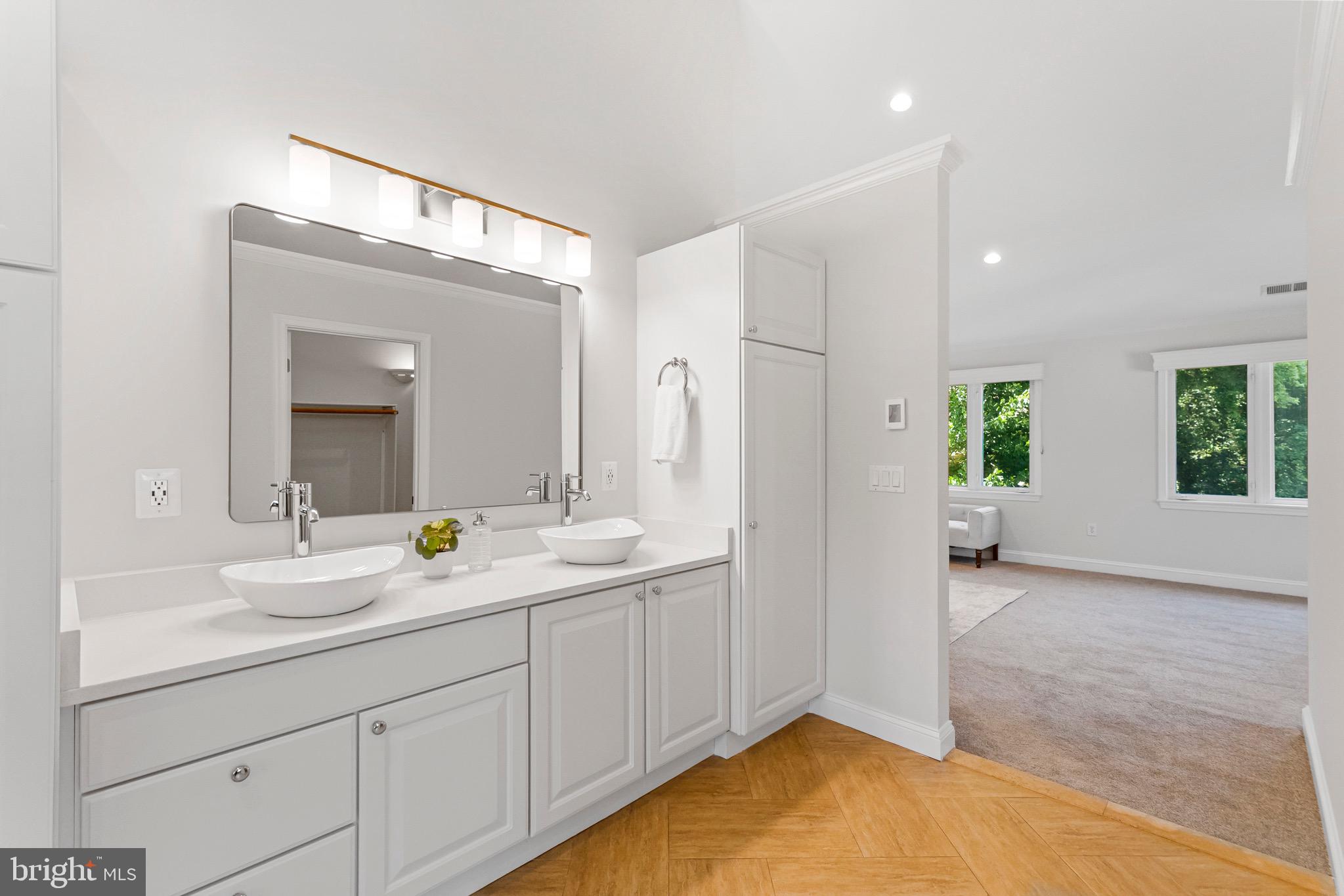 STONELEIGH - Residential