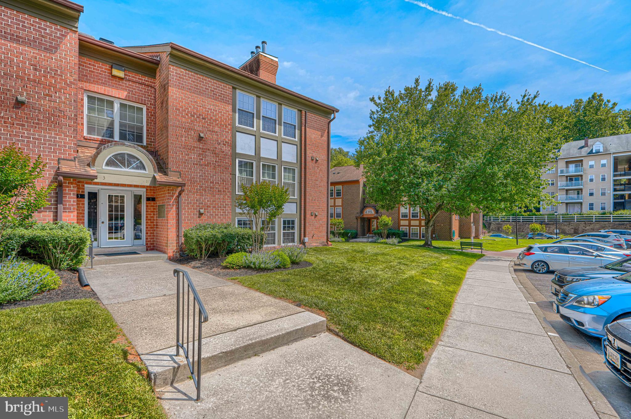 THE FALLS GARDEN - Residential