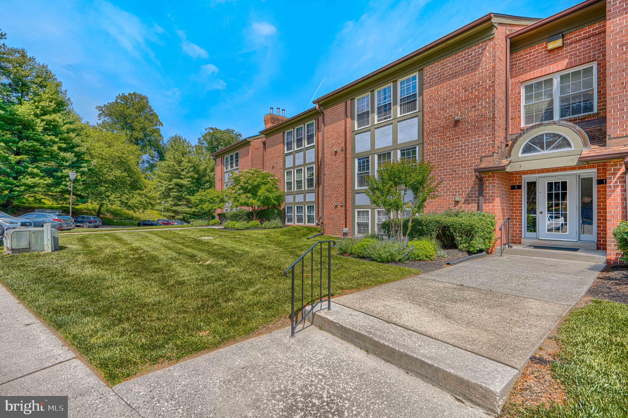 THE FALLS GARDEN - Residential