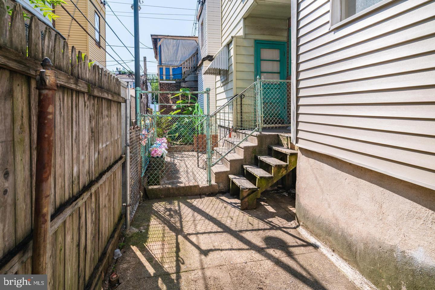 PORT RICHMOND - Residential