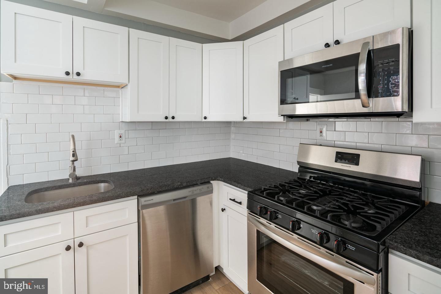 PORT RICHMOND - Residential