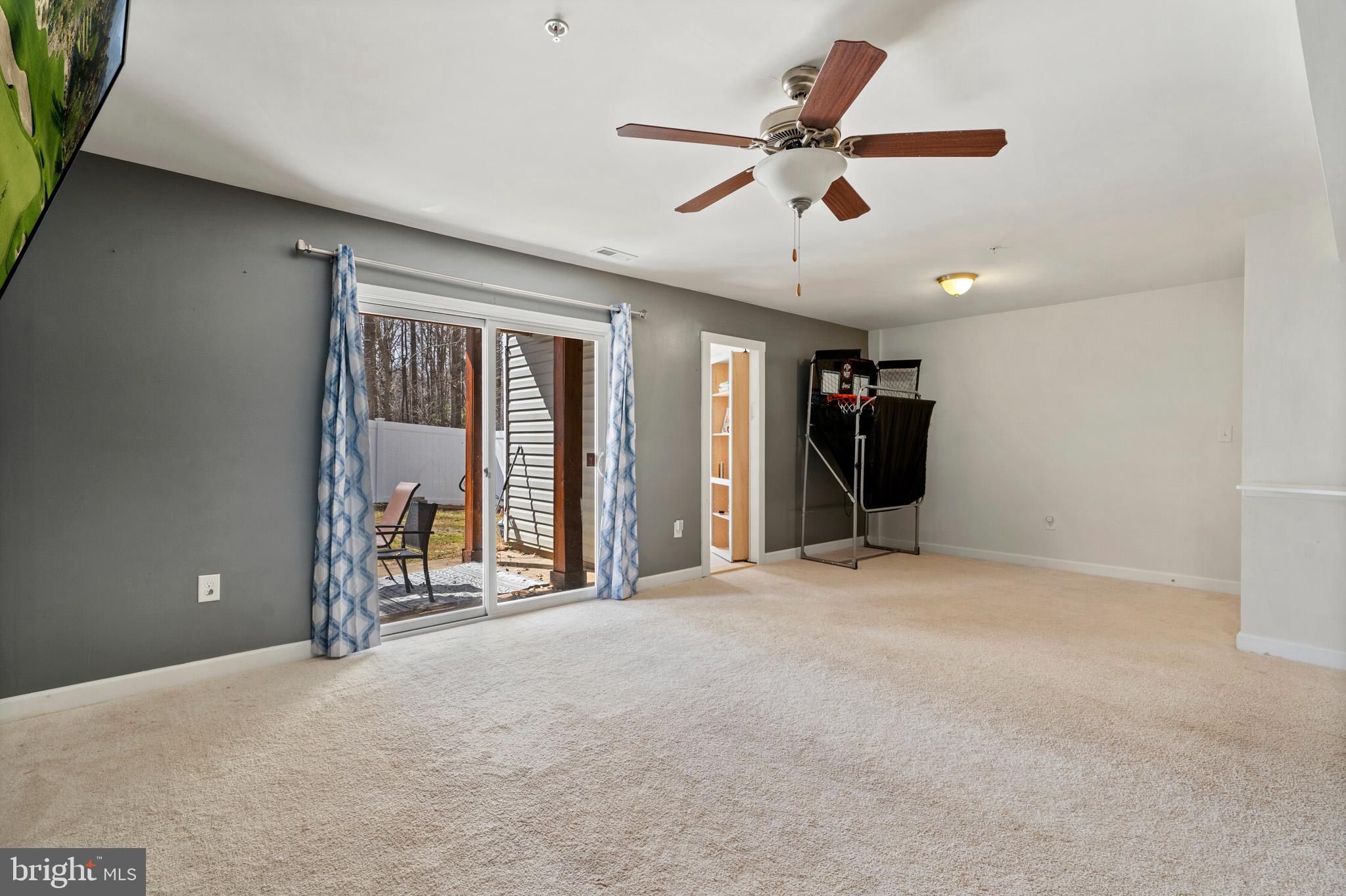 OAK TREE LANDING - Residential