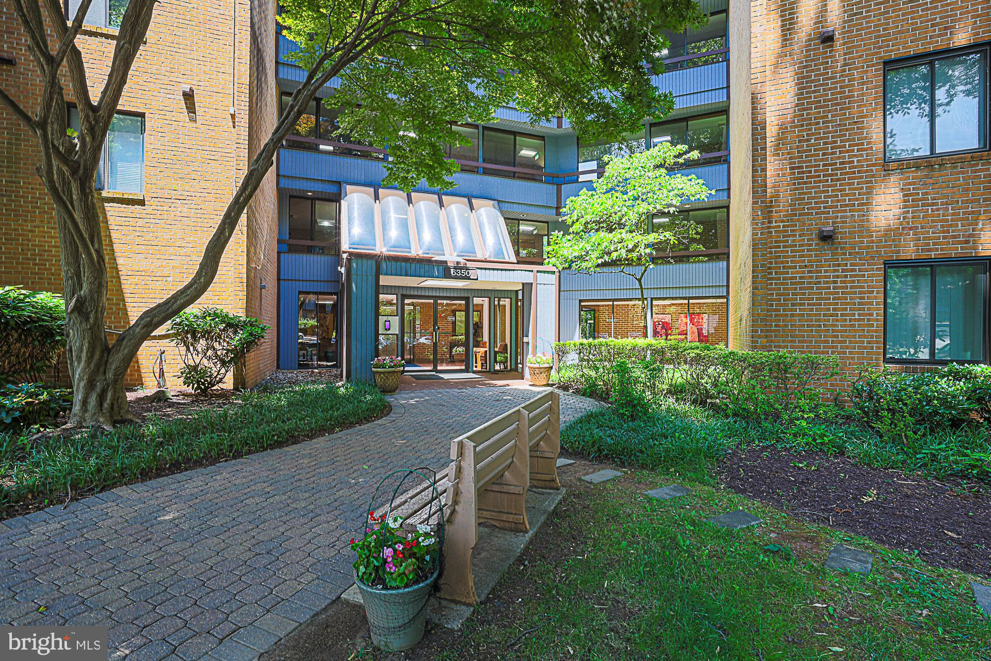 Beautifully maintained 3 bedroom 2 bath condo in move in condition.  Entrance foyer, large living room/dining room with recessed lighting,  leading to enclosed balcony with peaceful natural landscape.  Updated eat in kitchen, primary bedroom with walk in closet, en suite bathroom.  updated electric panel, shabbat elevator in building.