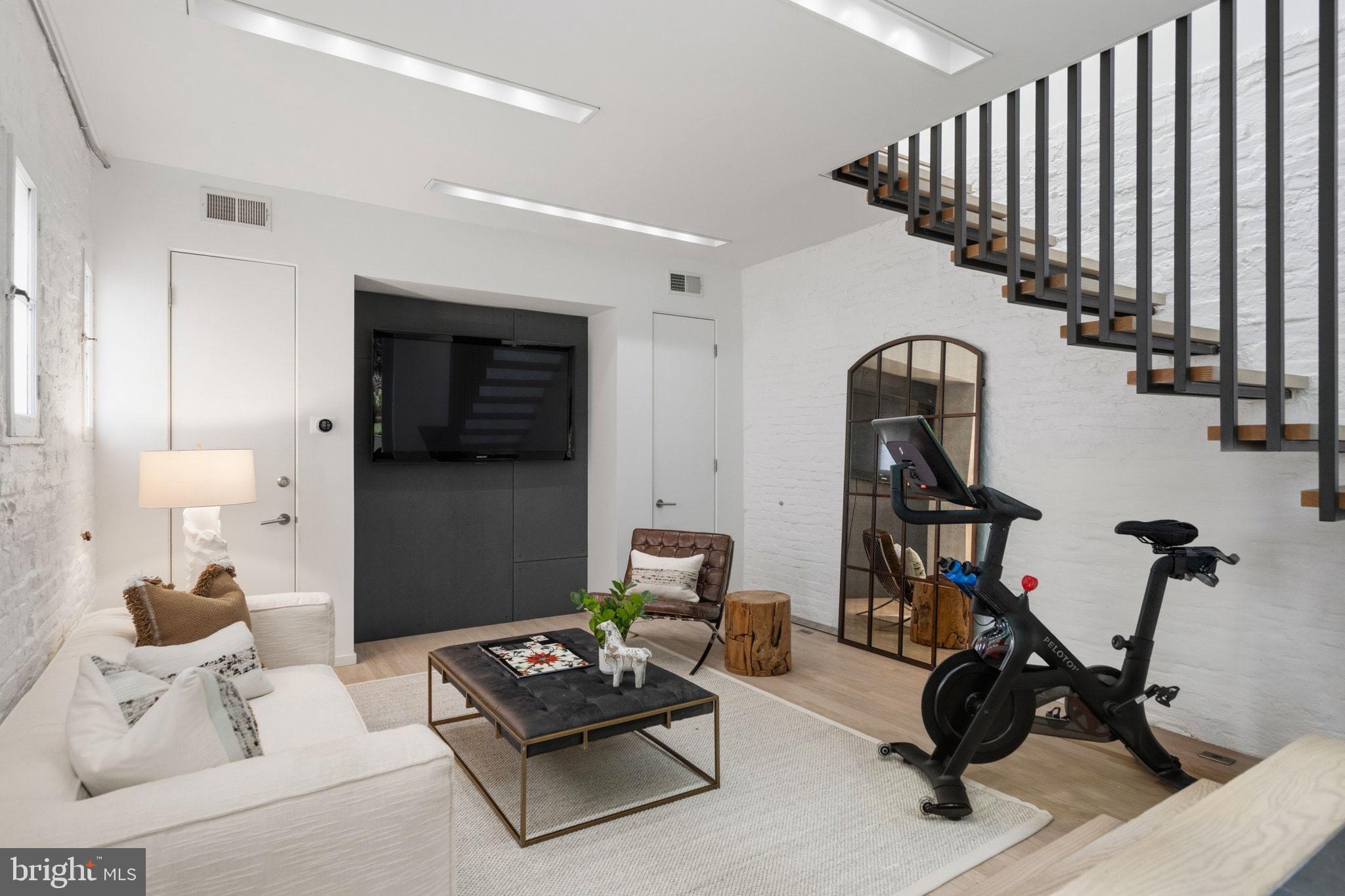 GEORGETOWN - Residential