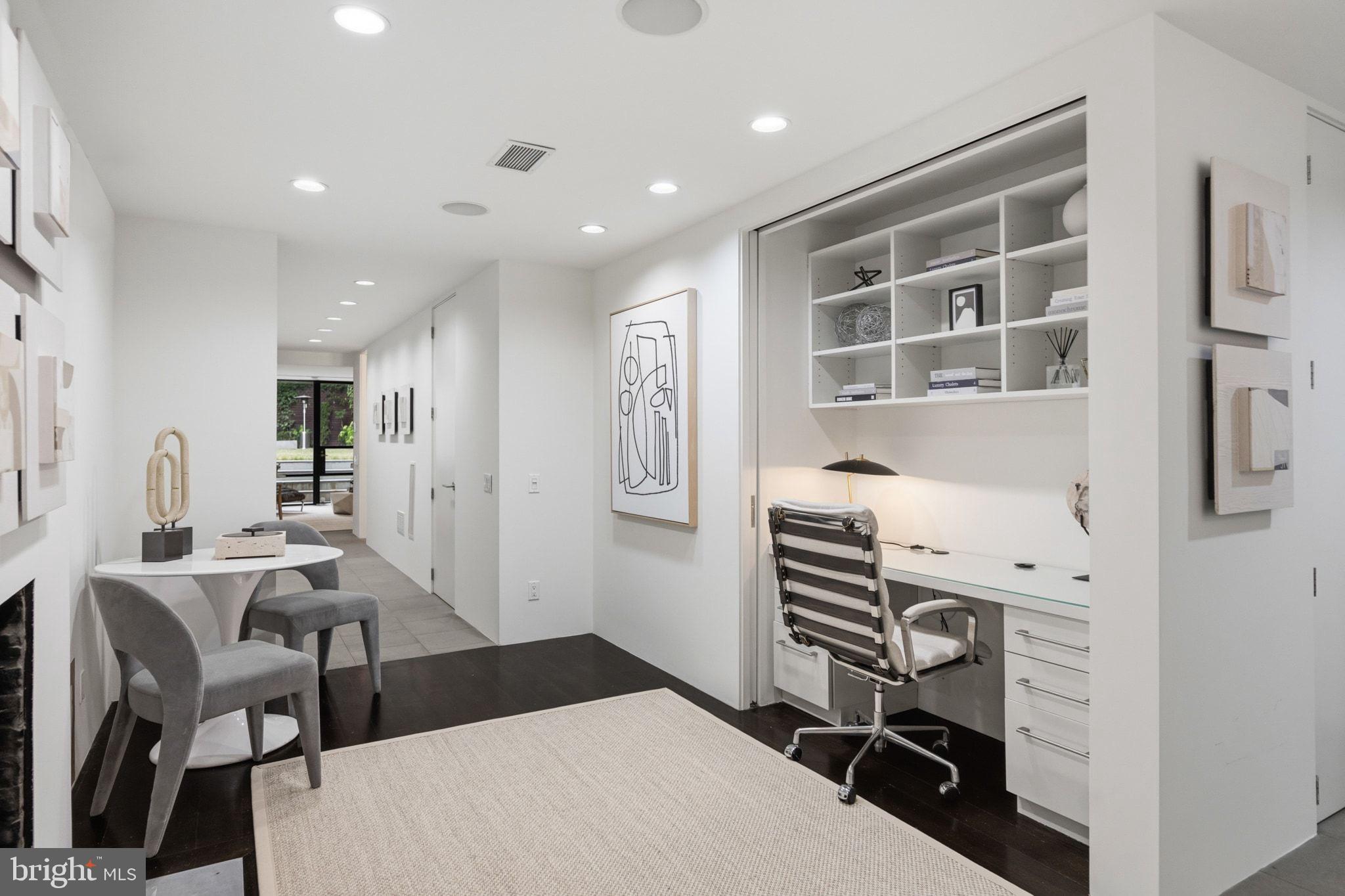 GEORGETOWN - Residential