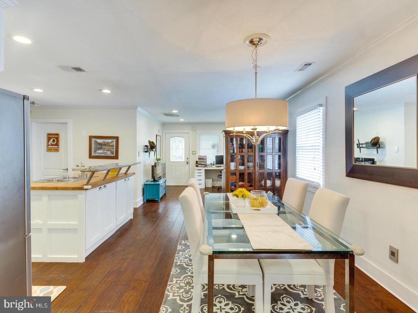 PIMMIT HILLS - Residential Lease
