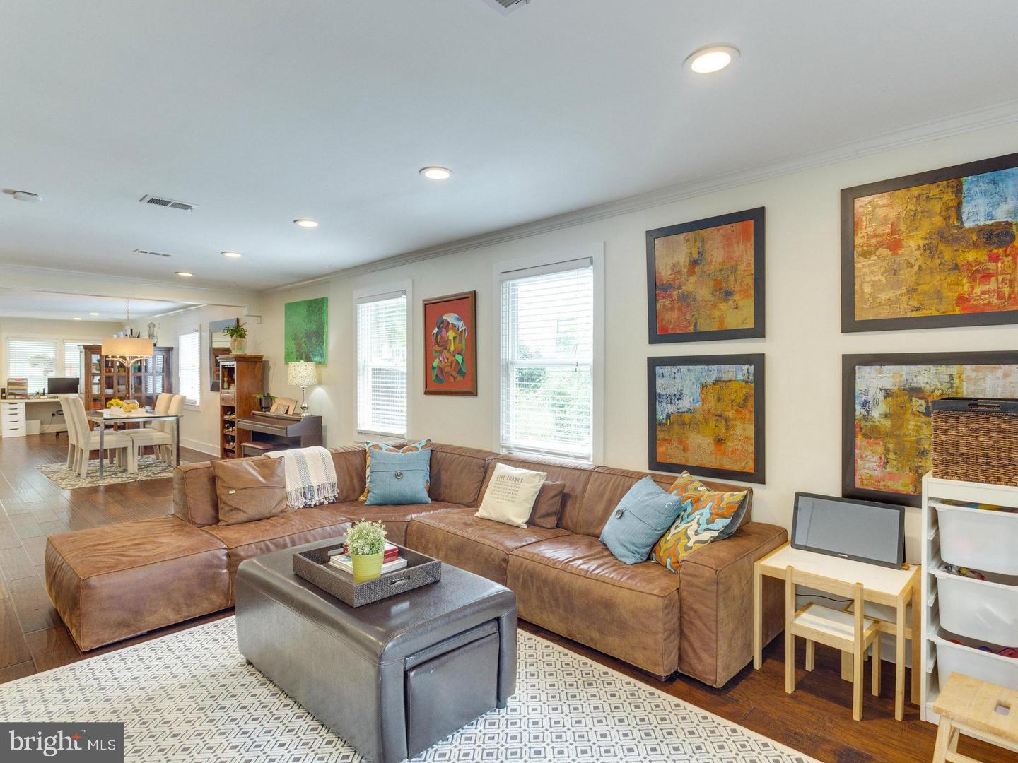PIMMIT HILLS - Residential Lease