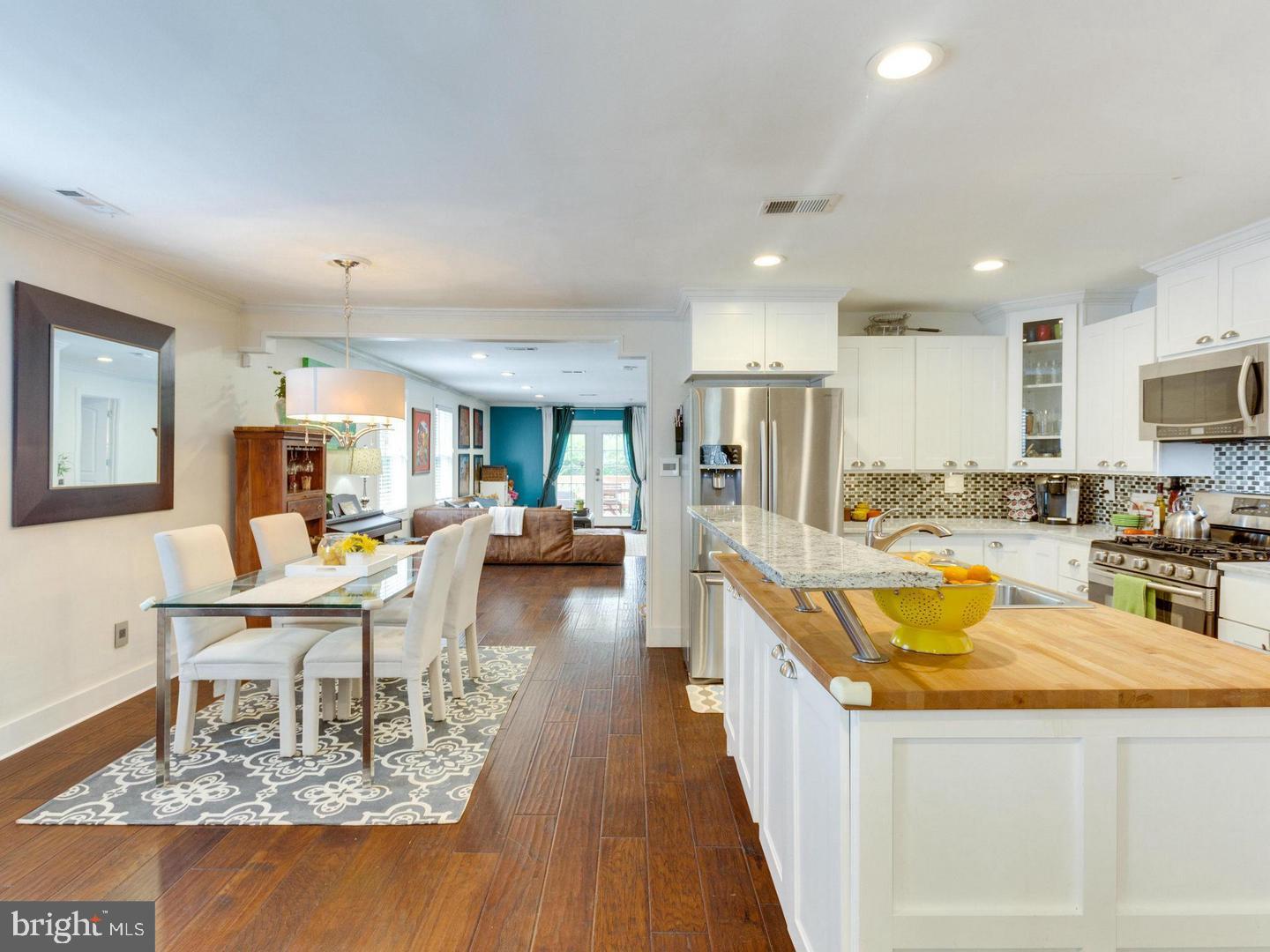PIMMIT HILLS - Residential Lease