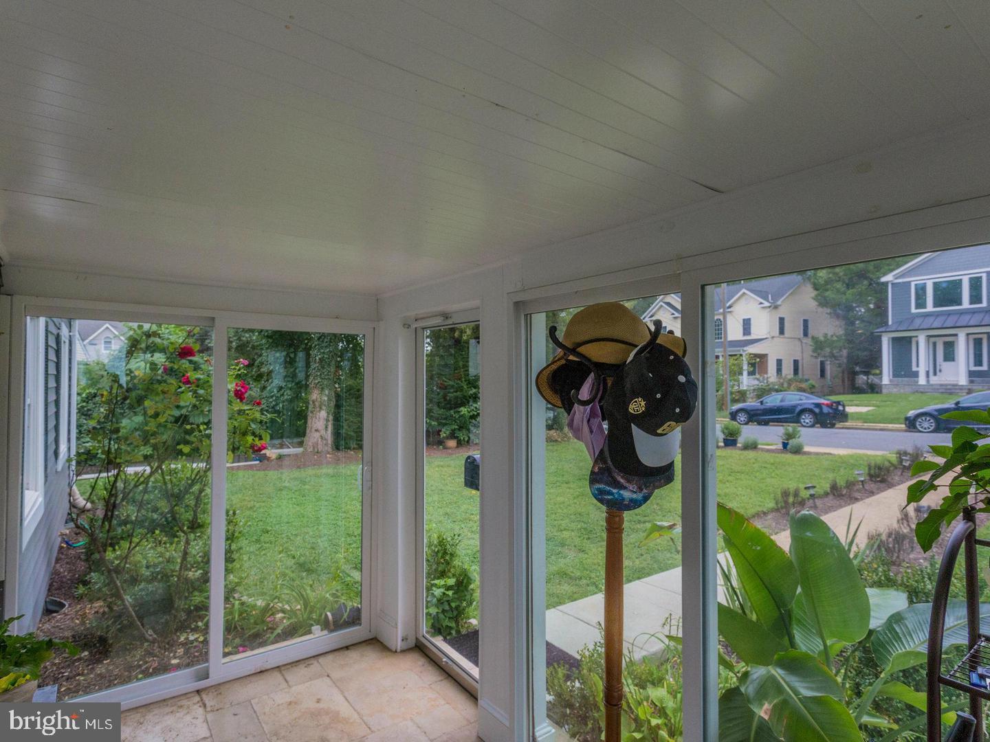 PIMMIT HILLS - Residential Lease