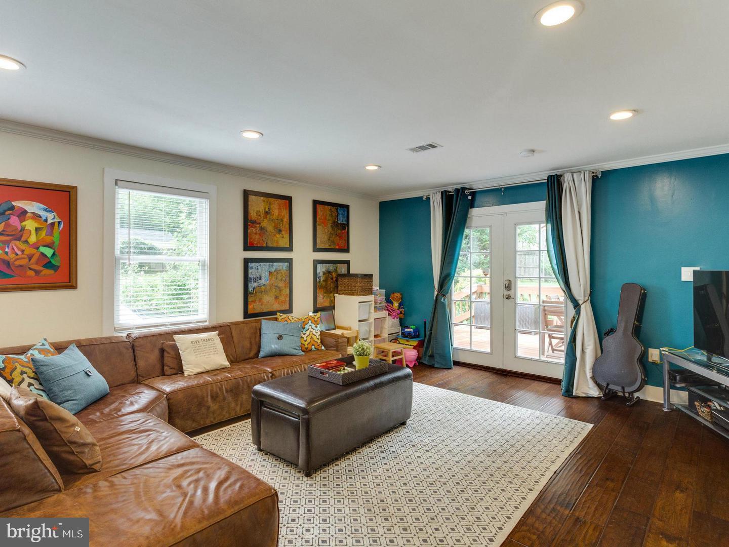 PIMMIT HILLS - Residential Lease