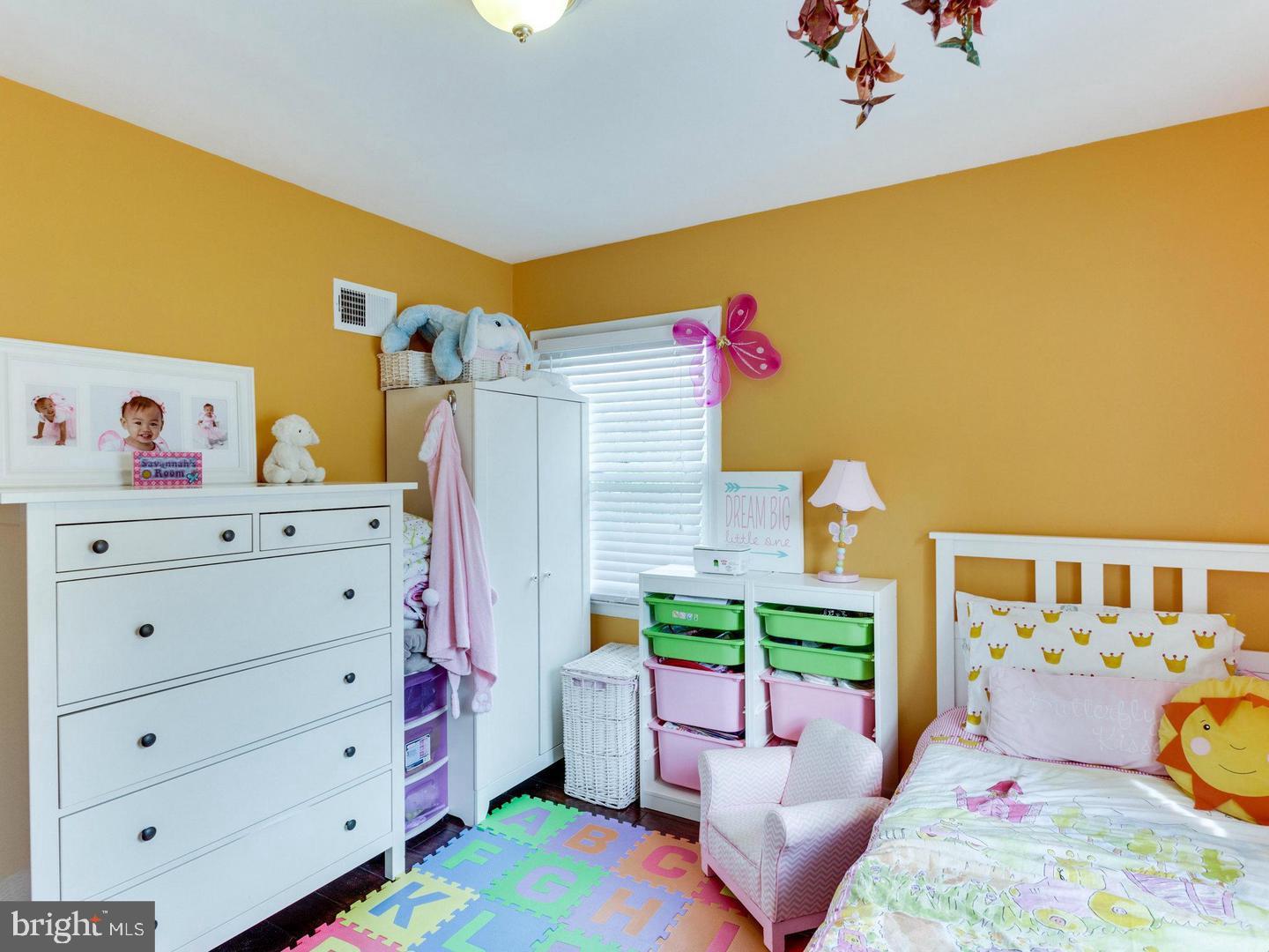 PIMMIT HILLS - Residential Lease