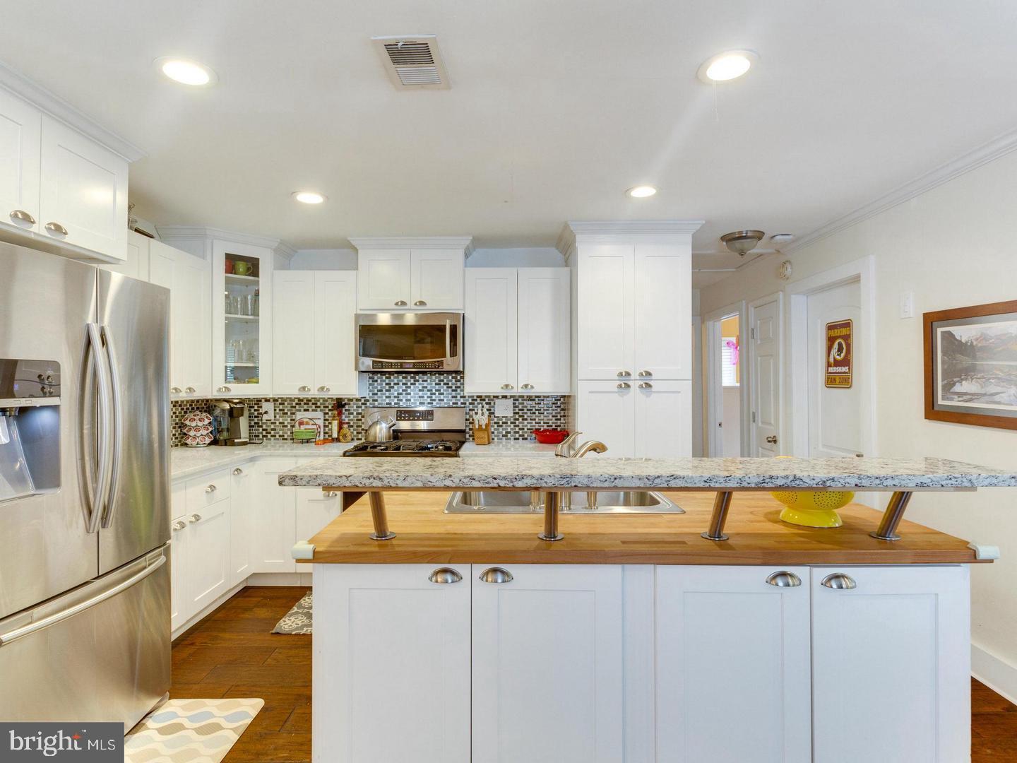 PIMMIT HILLS - Residential Lease