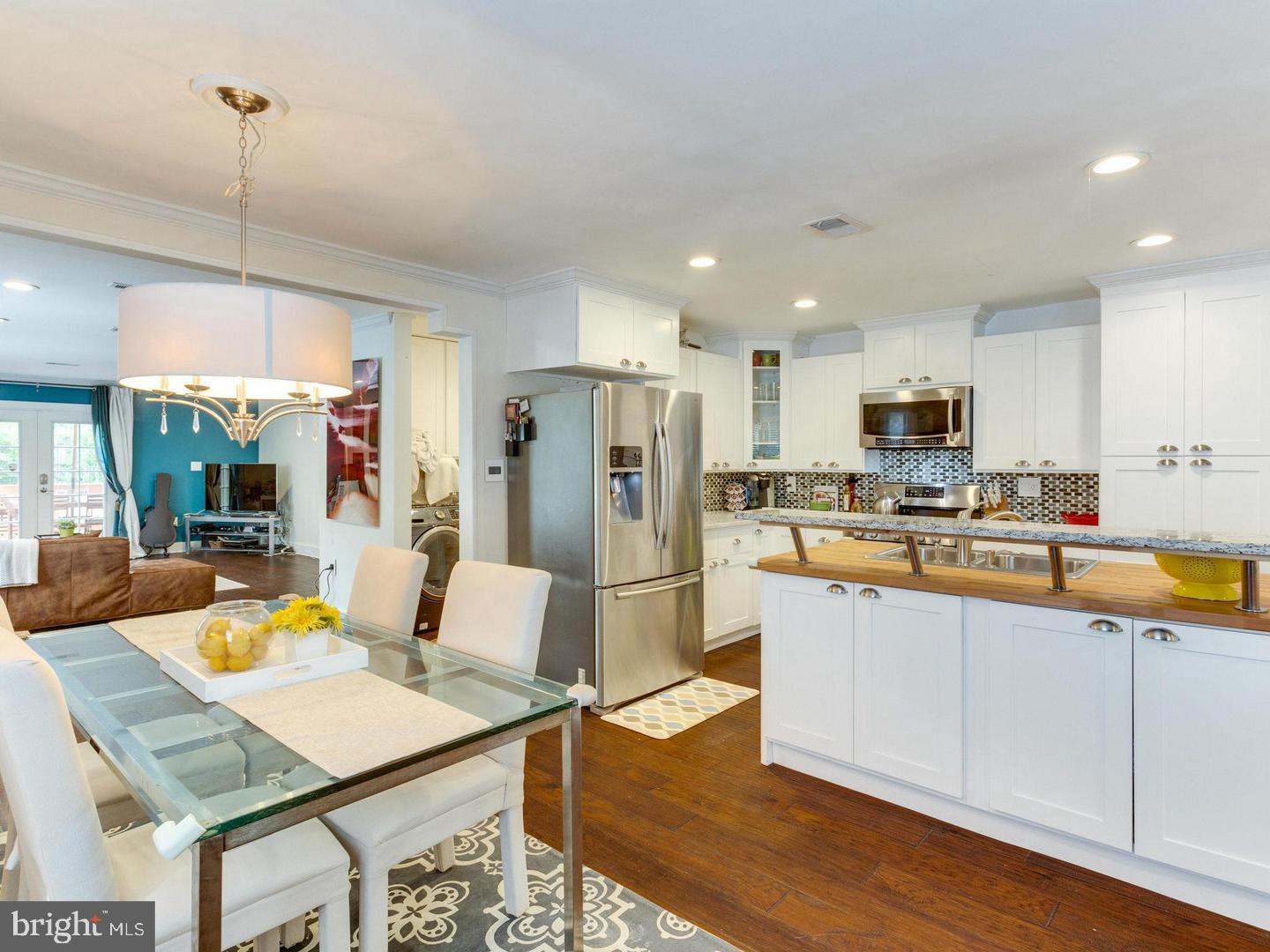 PIMMIT HILLS - Residential Lease