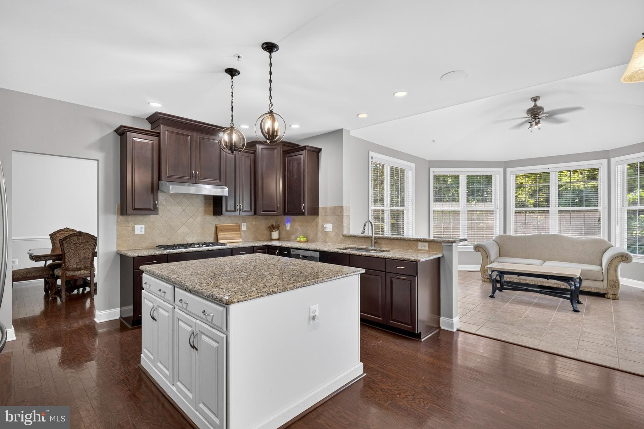 MARLBORO RIDGE - Residential