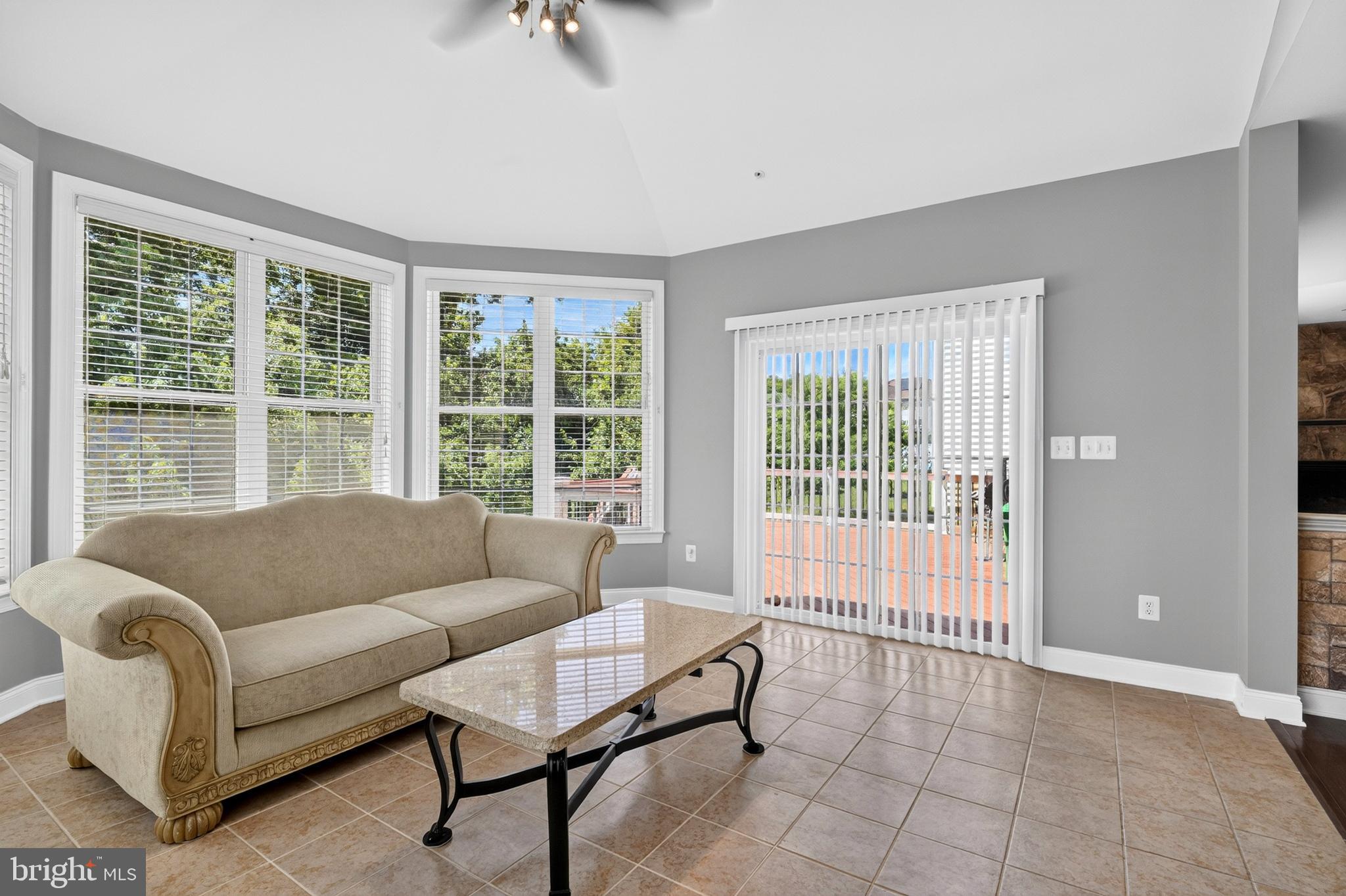 MARLBORO RIDGE - Residential