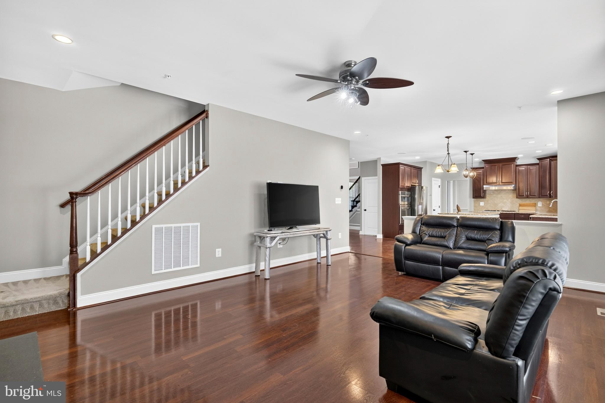MARLBORO RIDGE - Residential