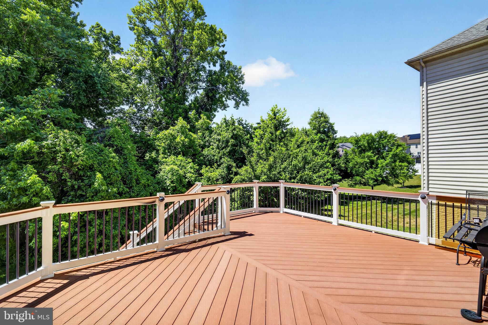 MARLBORO RIDGE - Residential