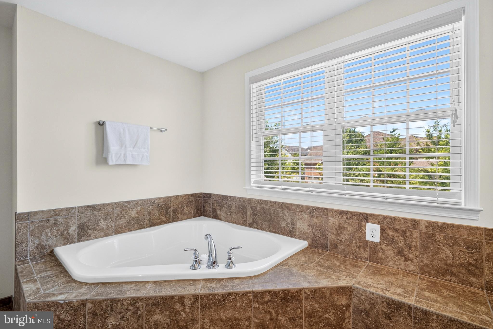 MARLBORO RIDGE - Residential
