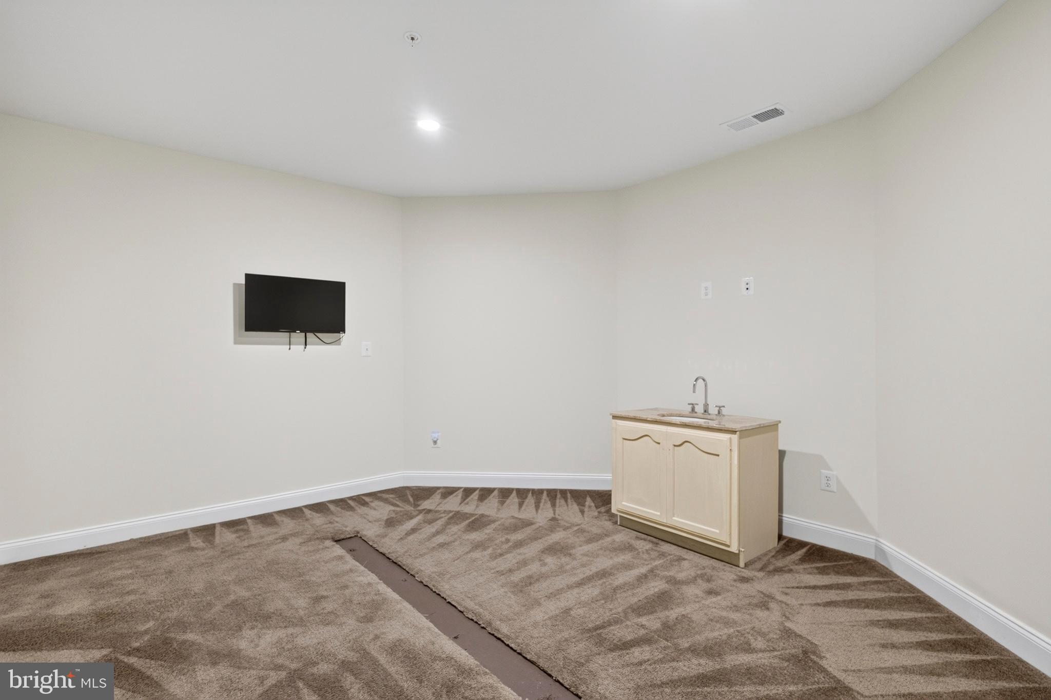 MARLBORO RIDGE - Residential